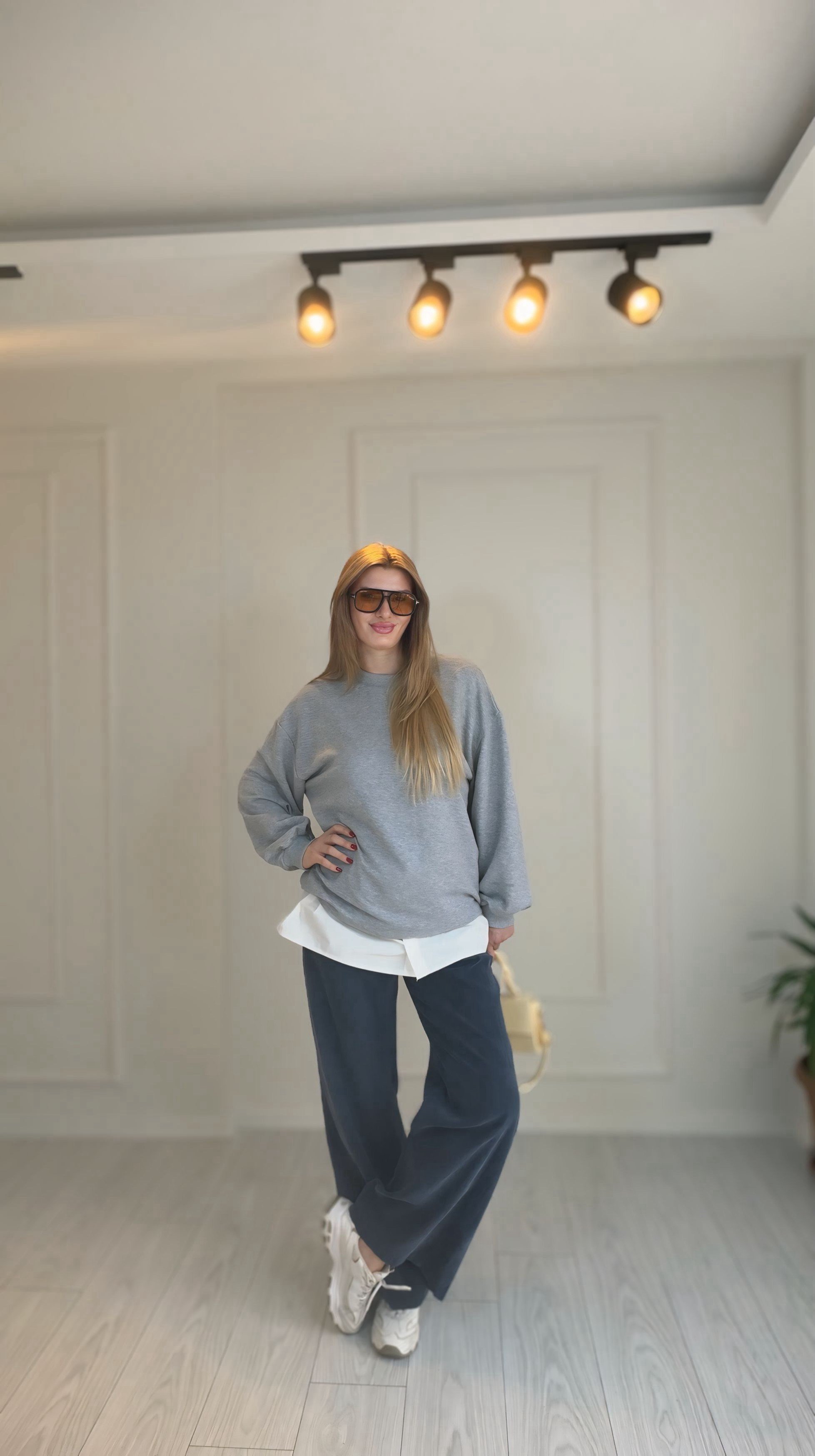 SweatshirtGri Çıkarılabilir Gömlek Detaylı Bisiklet Yaka Sweatshirt