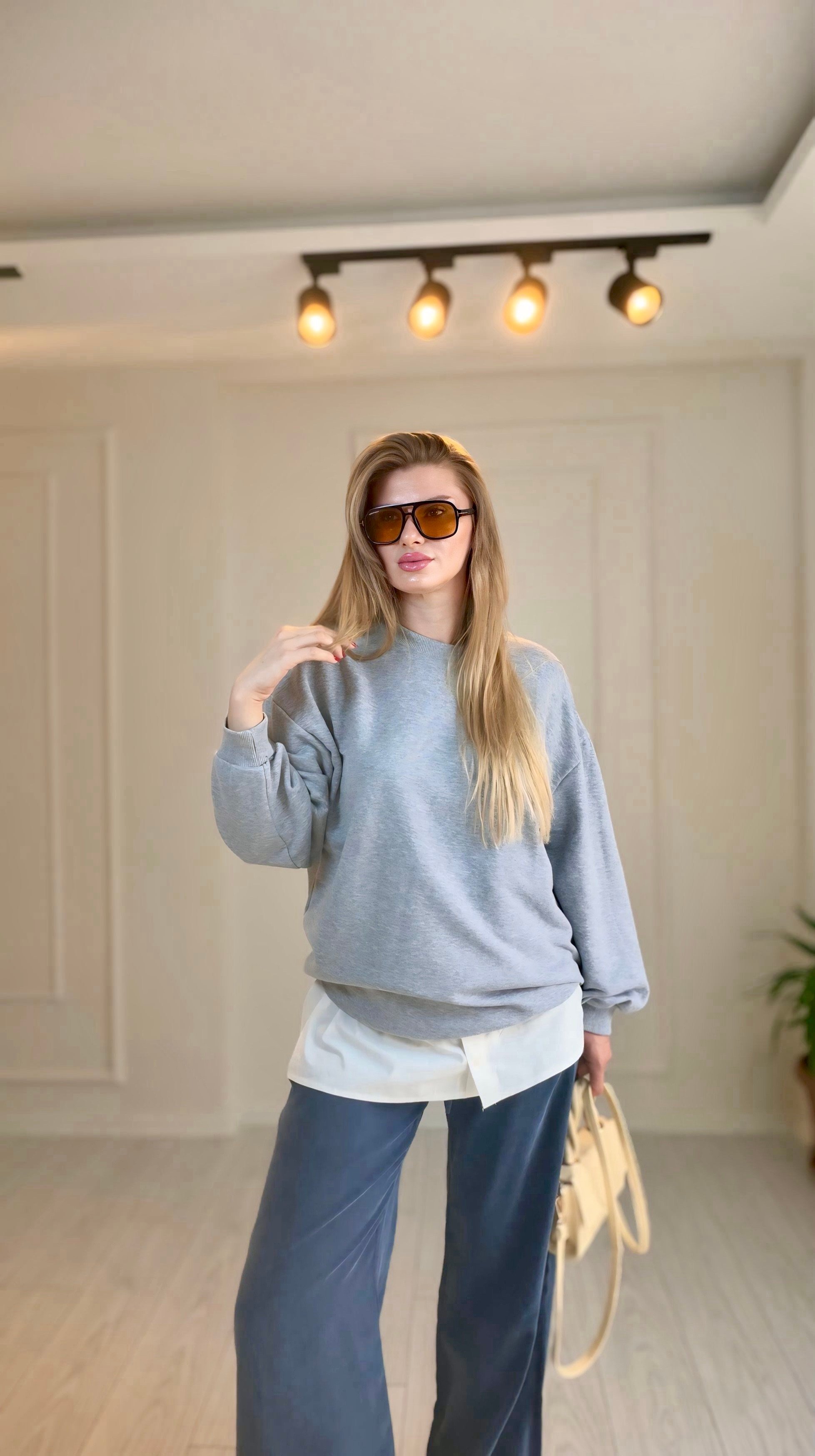 SweatshirtGri Çıkarılabilir Gömlek Detaylı Bisiklet Yaka Sweatshirt
