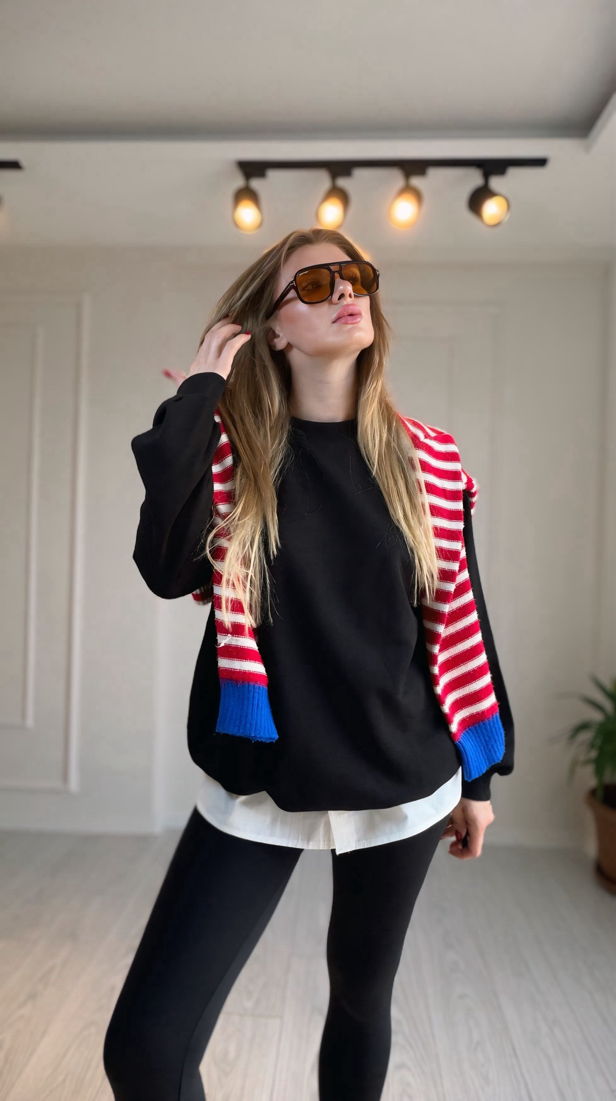 SweatshirtSiyah Çıkarılabilir Gömlek Detaylı Bisiklet Yaka Sweatshirt