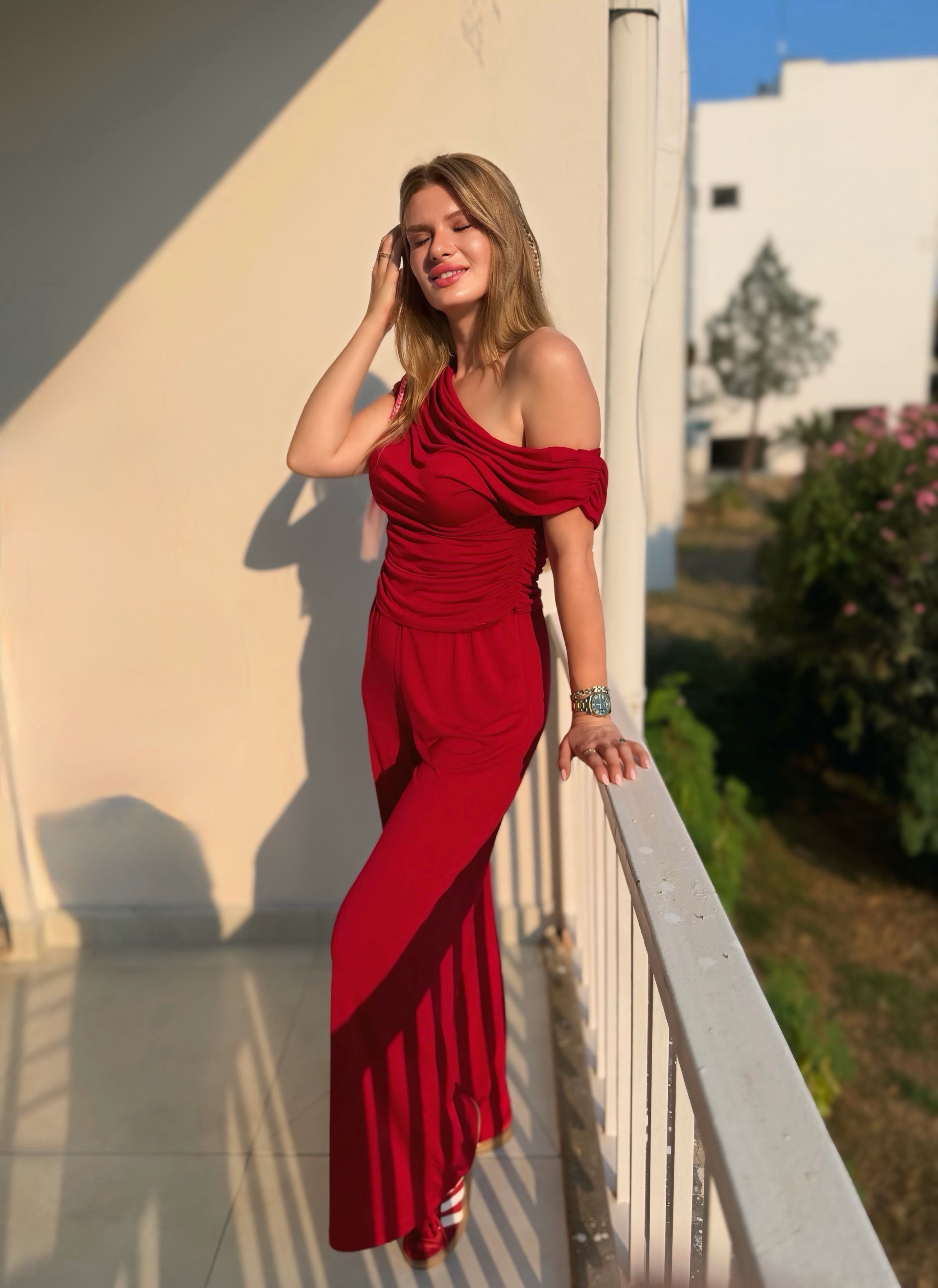 TAKIMKırmızı Yanı Büzgülü Bluz Pantolon Takım