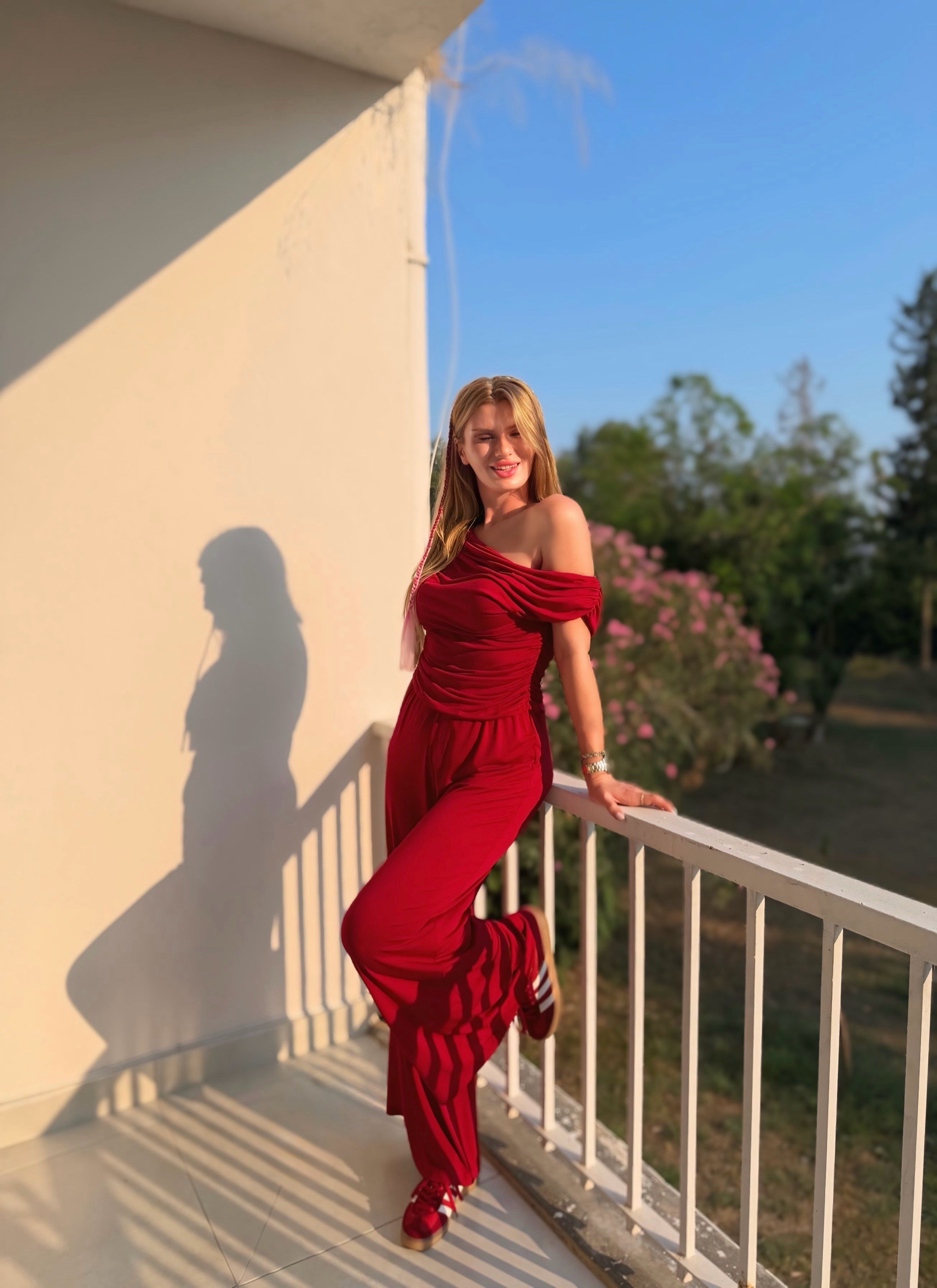 TAKIMKırmızı Yanı Büzgülü Bluz Pantolon Takım
