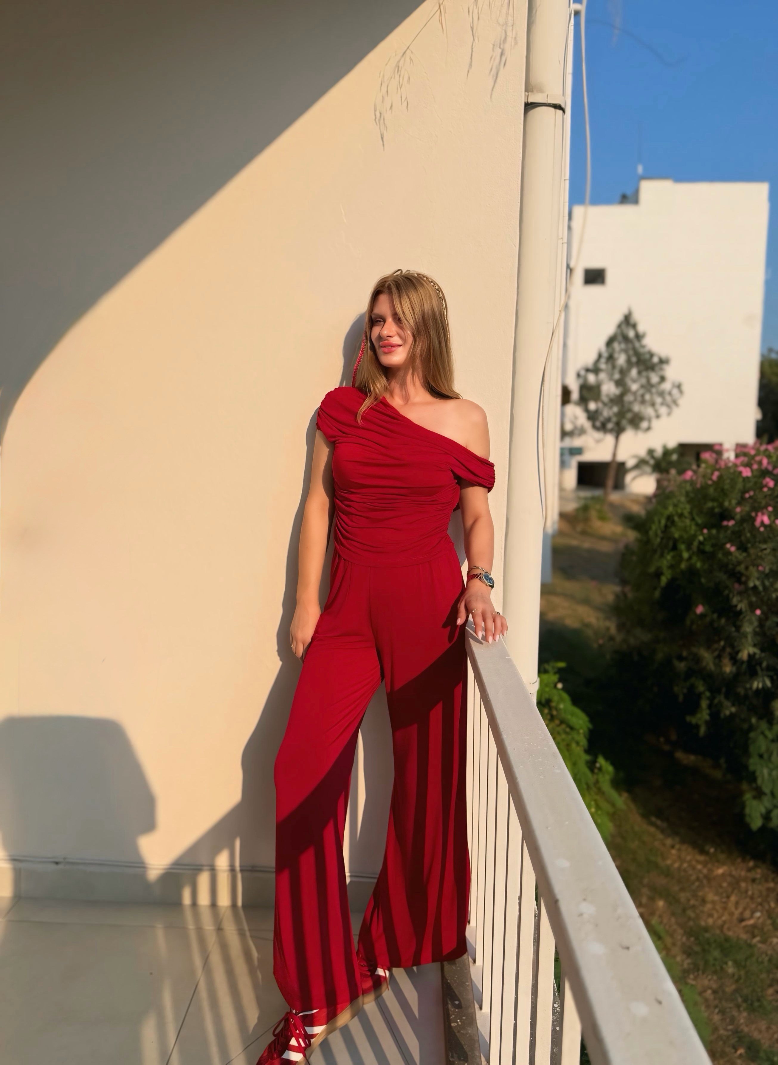 TAKIMKırmızı Yanı Büzgülü Bluz Pantolon Takım
