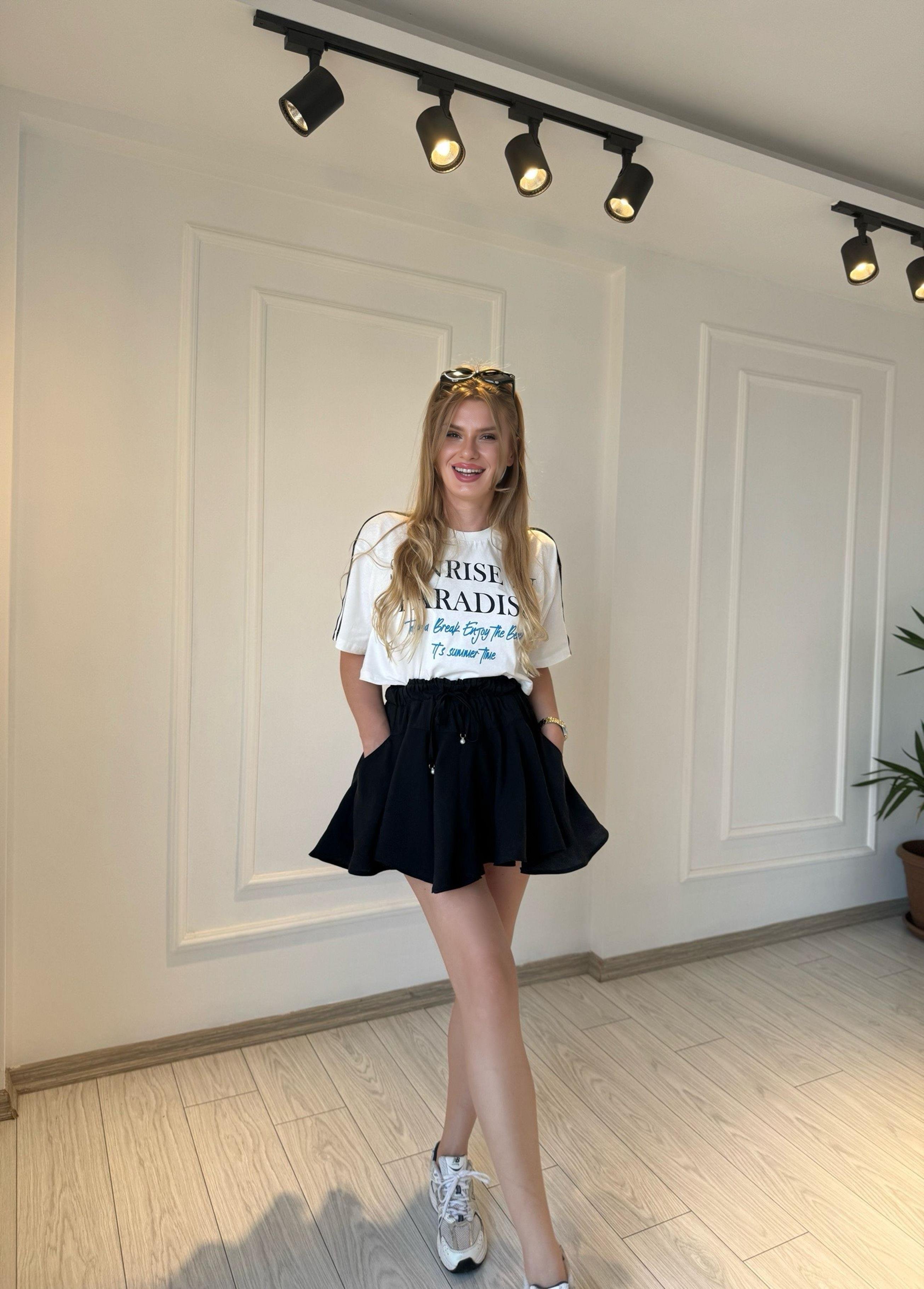TshirtBiye Detaylı Yazı Baskılı Crop T-shirt - Ekru