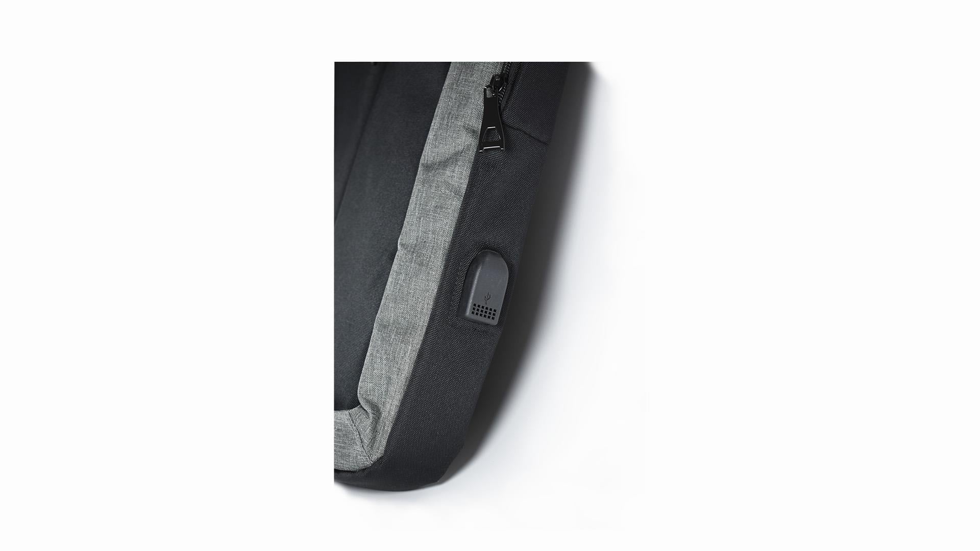 XCMG Logolu  USB Girişli Bilgisayar Çantası
