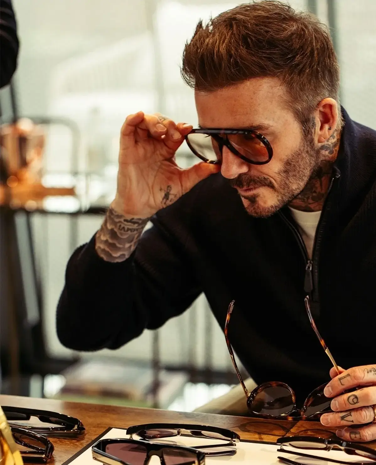 DAVID BECKHAM DB 99/VOYAGER XWYVS 61 UNISEX GÜNEŞ GÖZLÜĞÜ