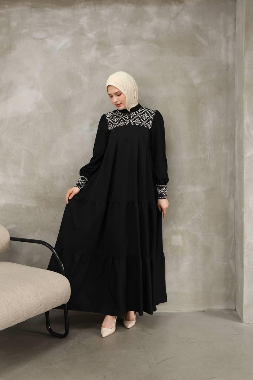 7032 Nakış Detaylı Elbise - Siyah