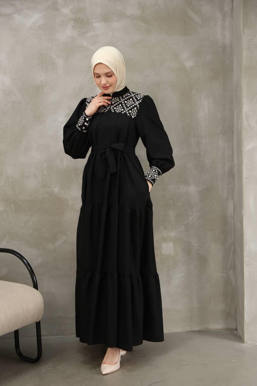 7032 Nakış Detaylı Elbise - Siyah
