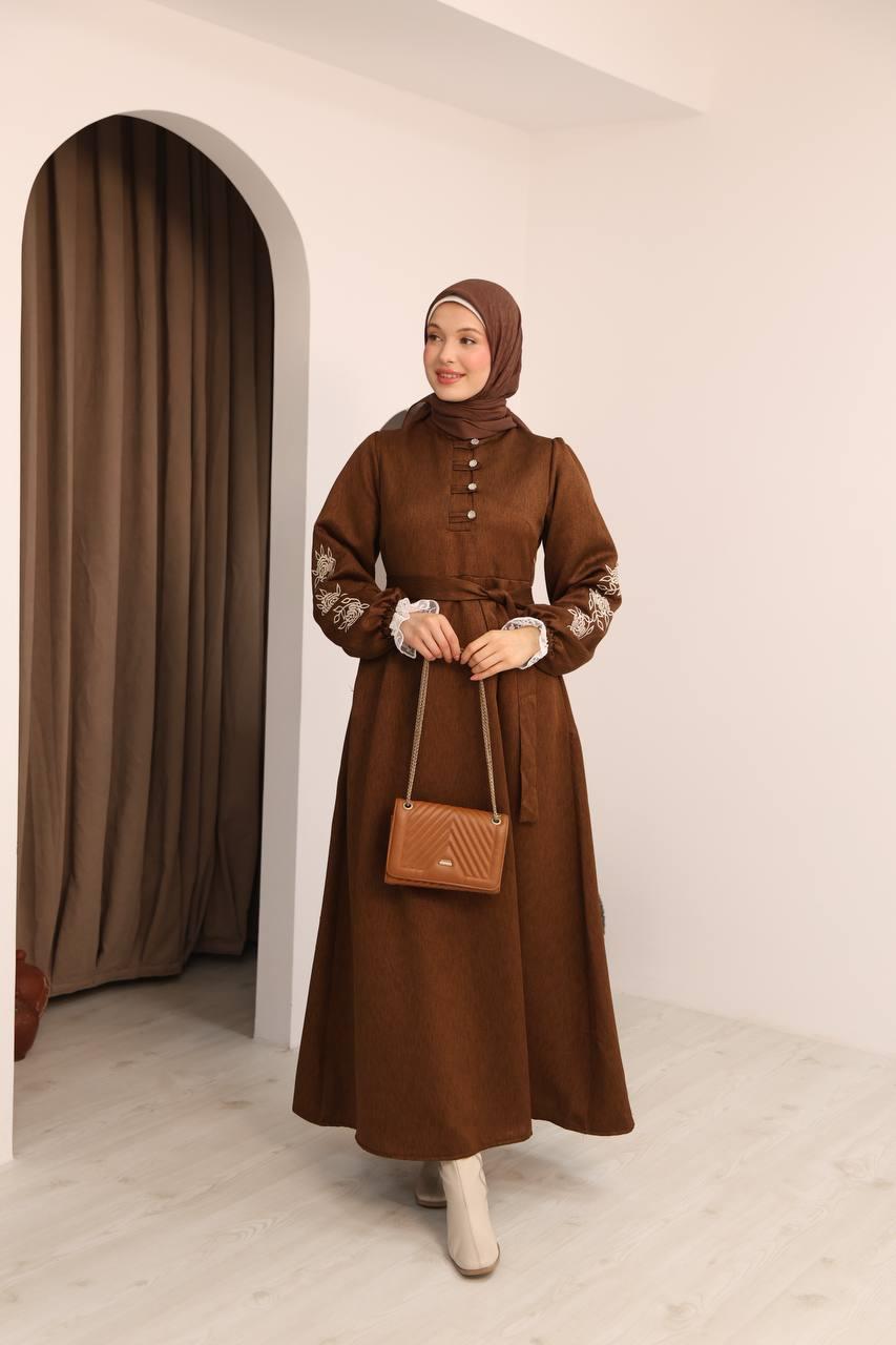 7066 Dantelli ve İşlemli Elbise - Kahverengi