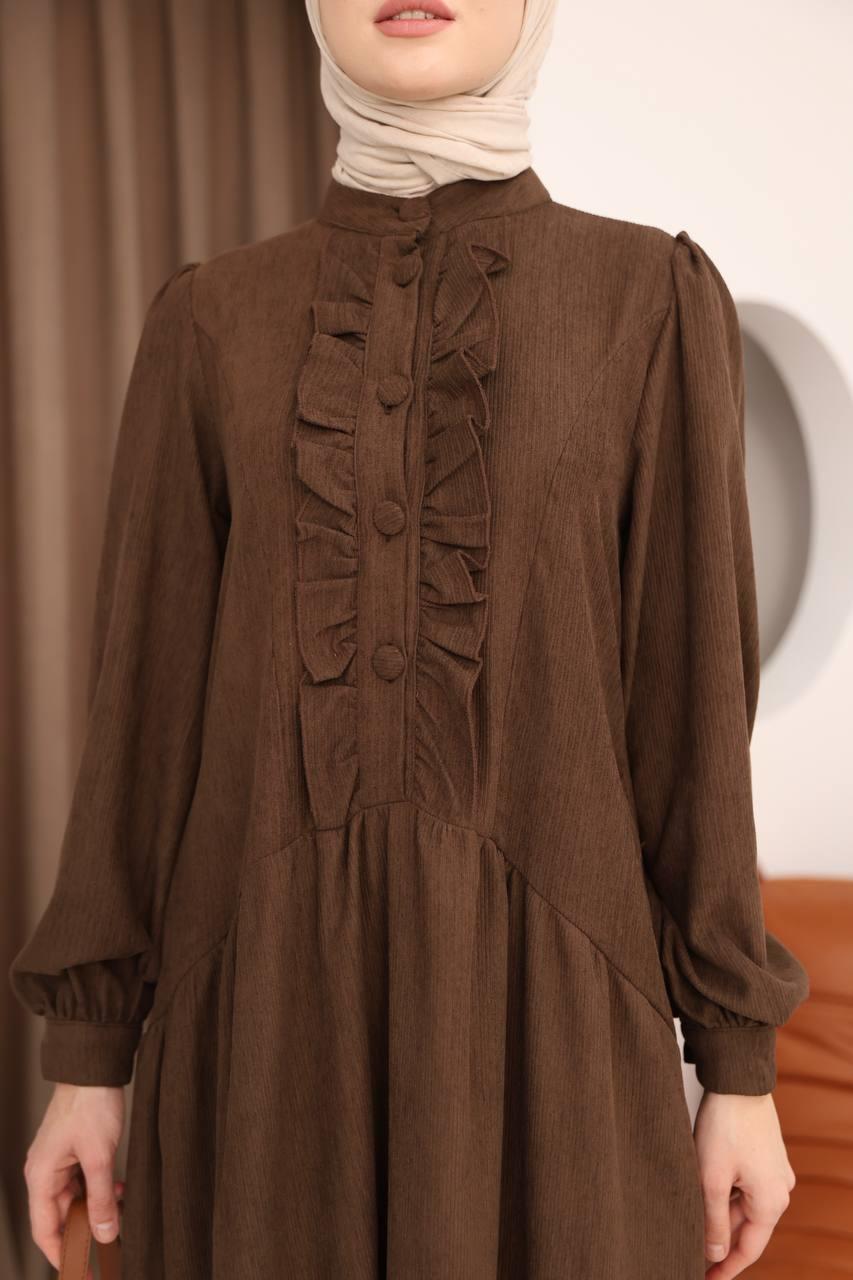 7074 Önü Düğmeli Fırfırlı Elbise - Kahverengi