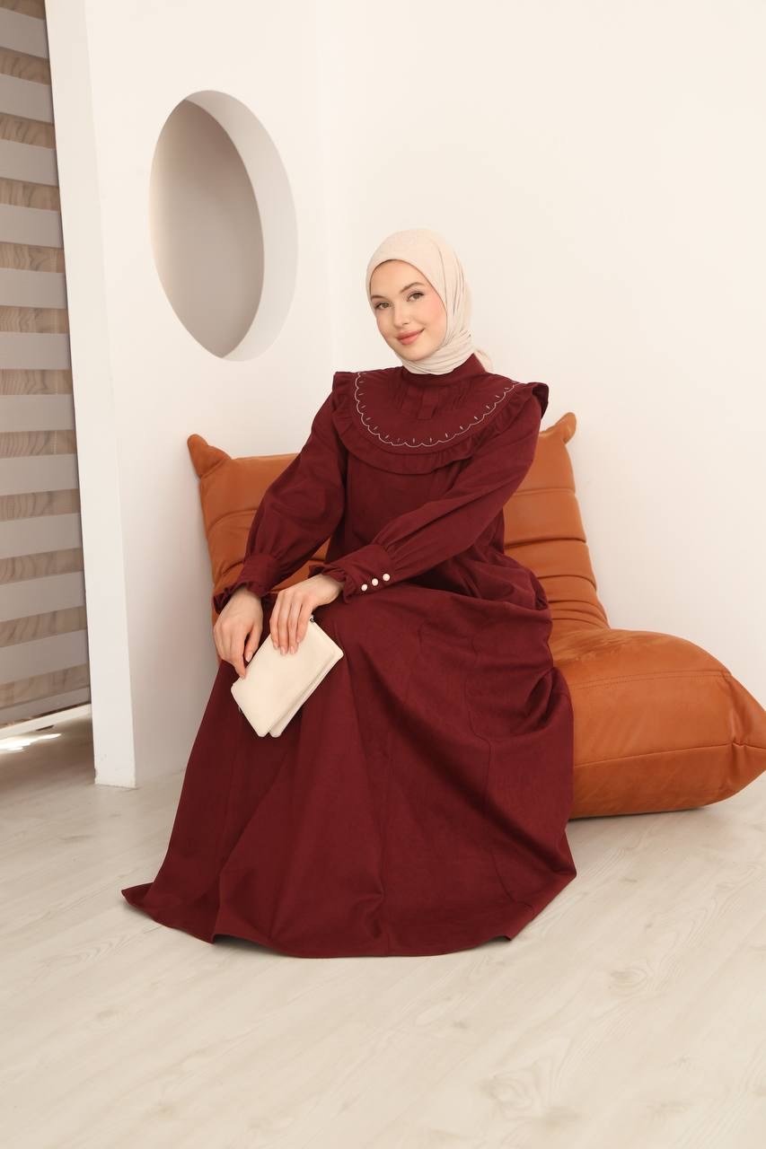 7089 Nakış Detaylı Fırfırlı Yaka Elbise - Bordo 