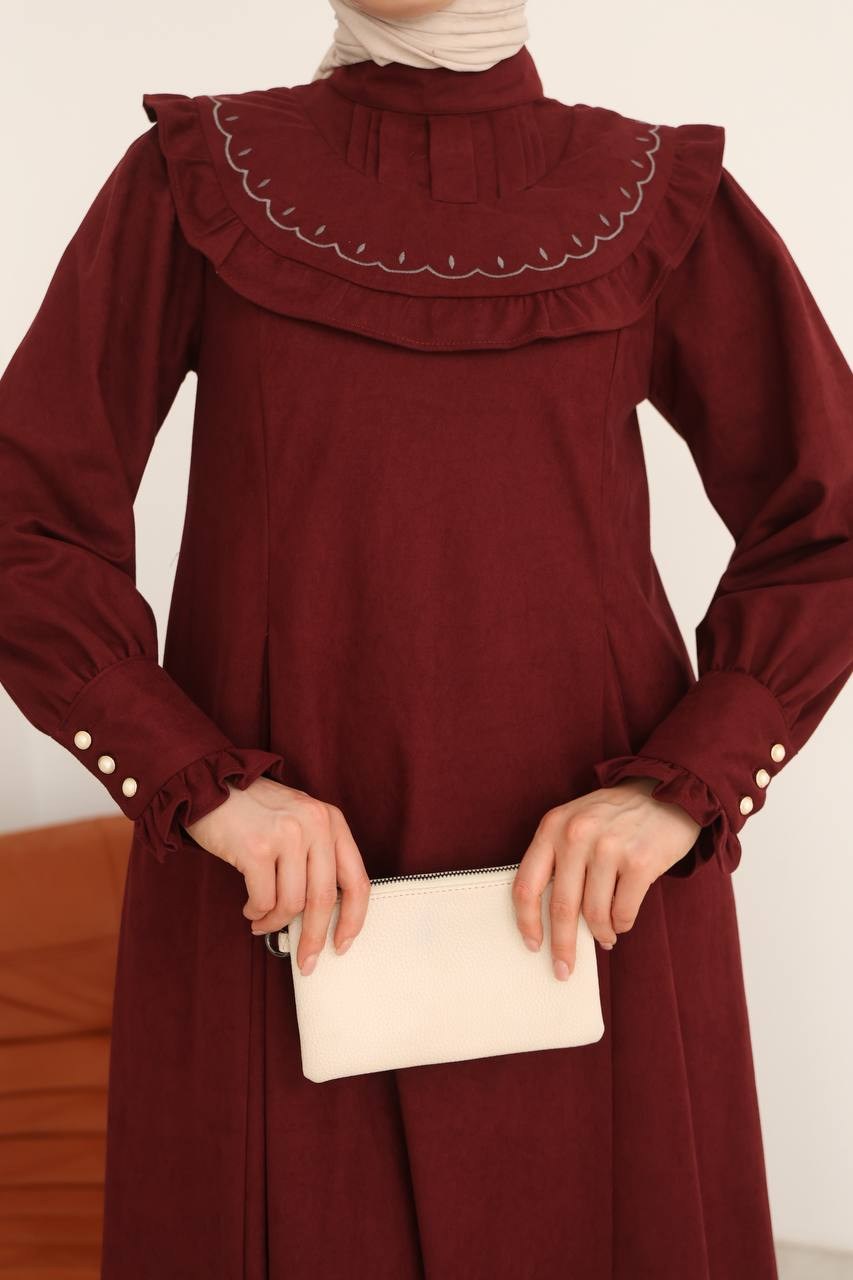 7089 Nakış Detaylı Fırfırlı Yaka Elbise - Bordo 