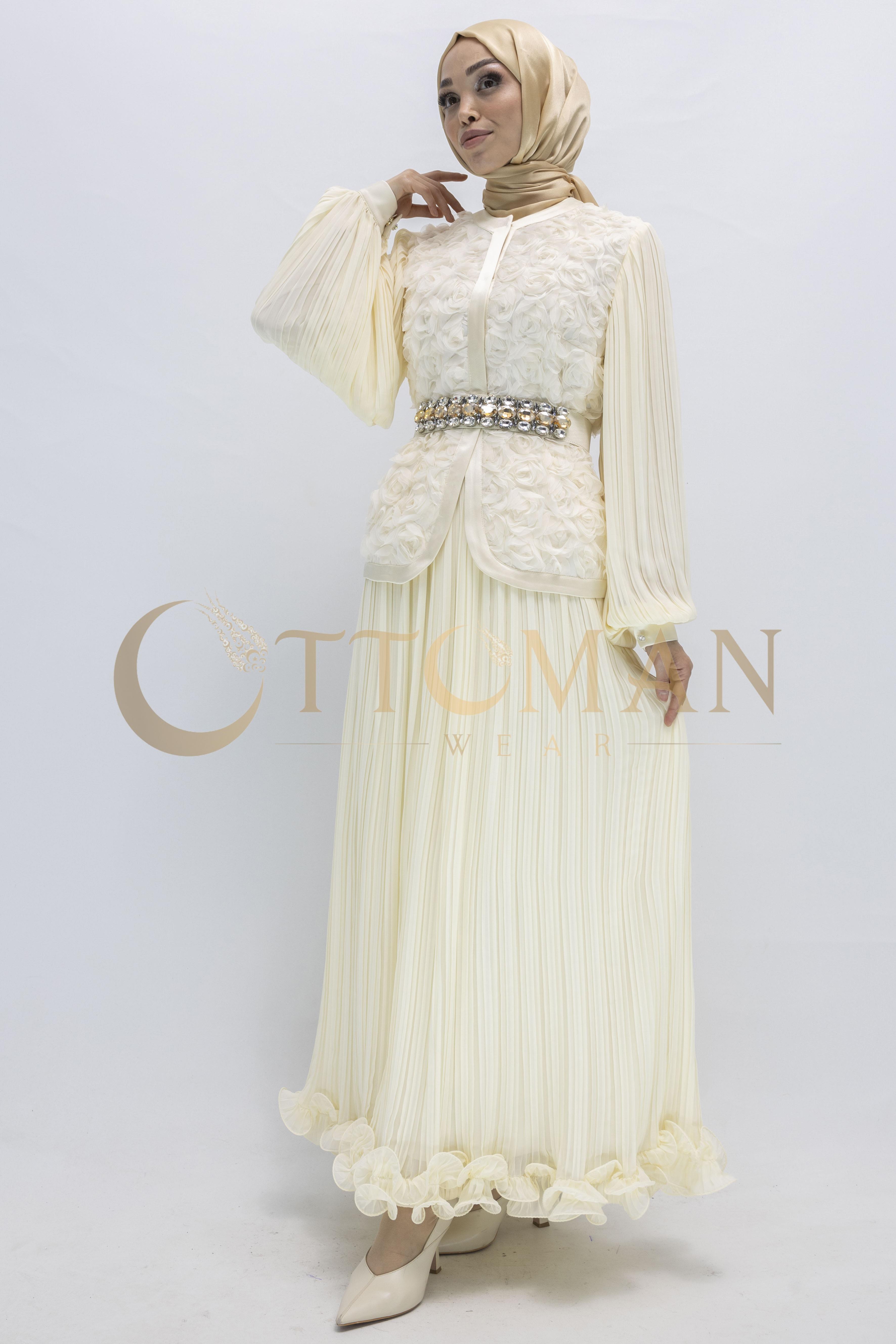 3D Gül Desenli Taş Detaylı Kuşaklı Pliseli Abiye Takım  Ekru OTW44908