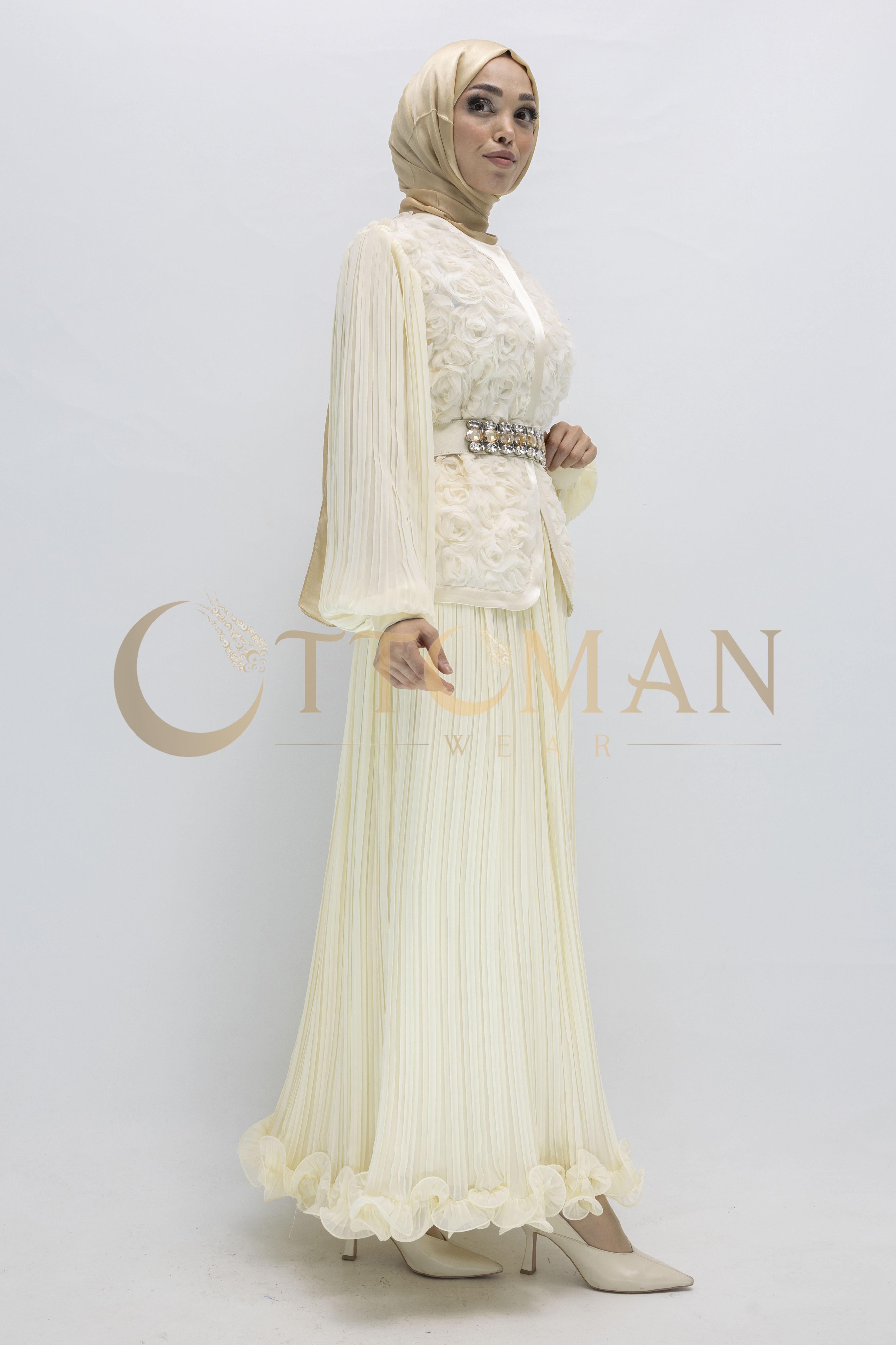 3D Gül Desenli Taş Detaylı Kuşaklı Pliseli Abiye Takım  Ekru OTW44908