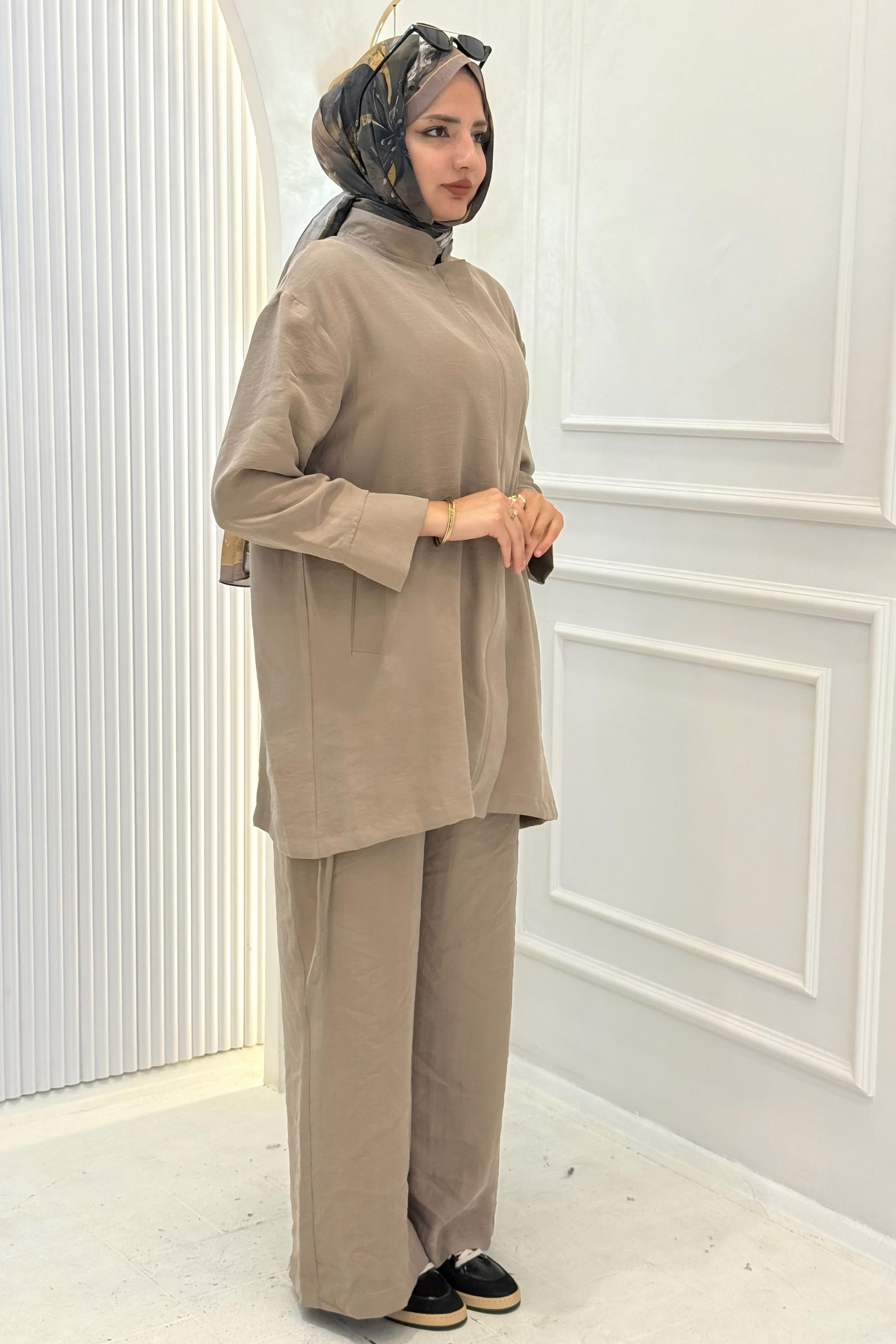 Armine Trend Sırt Detaylı Beli Lastikli Pantolonlu Takım Vizon OTW659