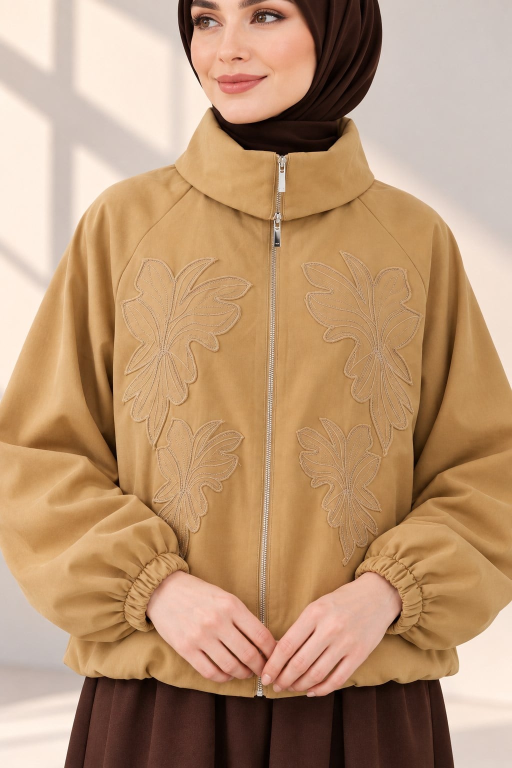 Astarlı Çiçek Nakışlı Tesettür Ceket Camel OTW9316