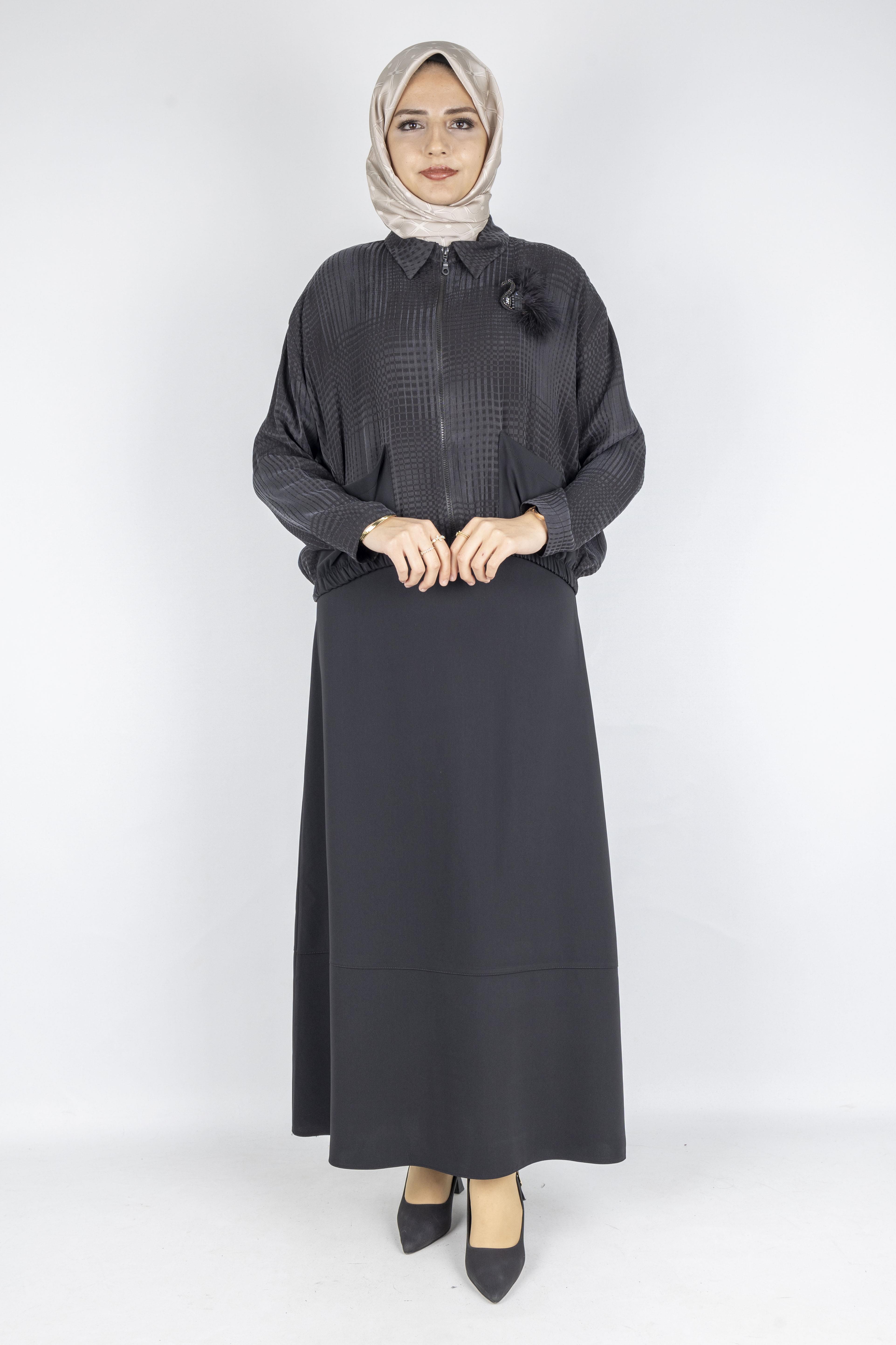 Broş Detaylı Etekli Takım Siyah OTW1076