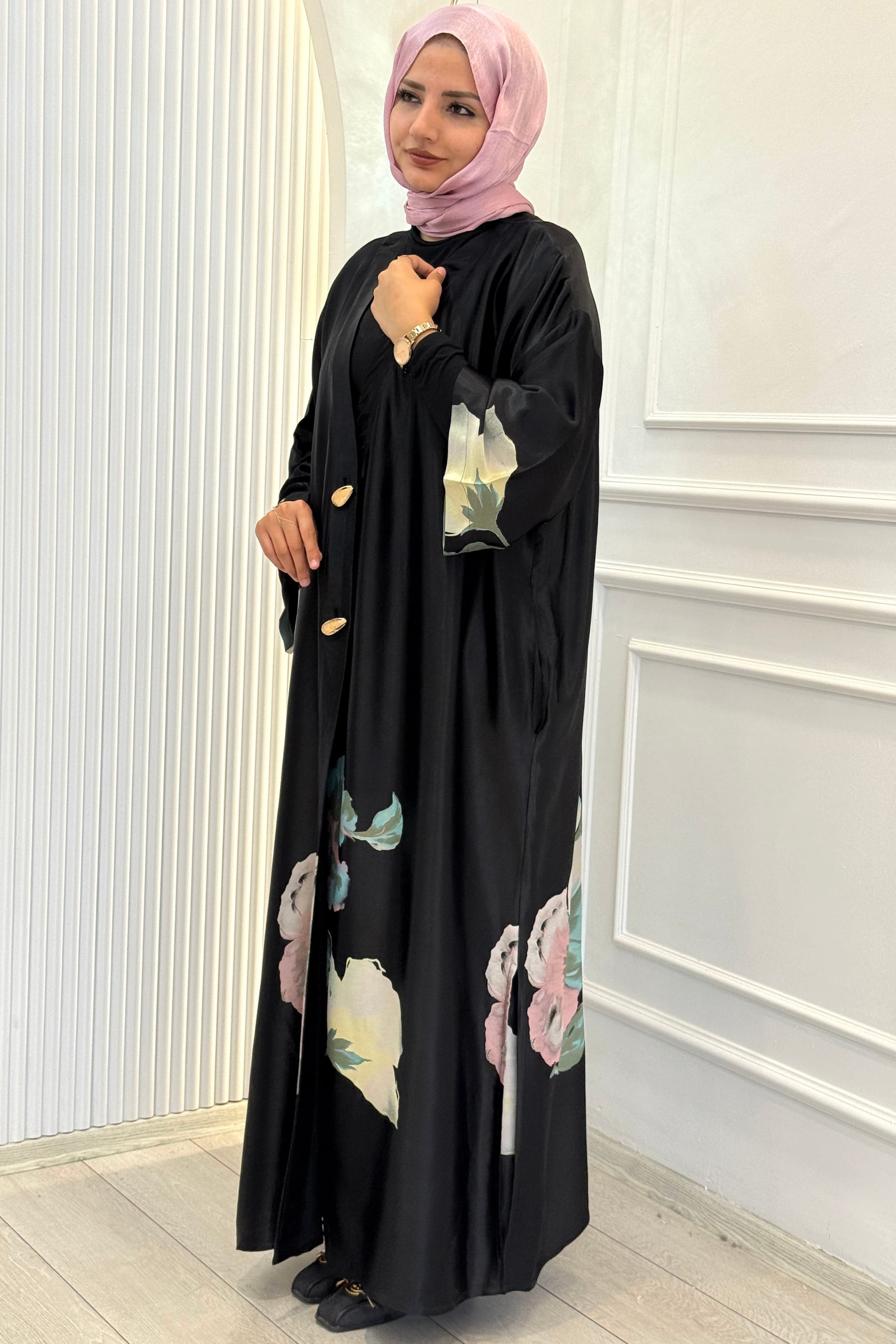 Büyük Beden Çiçek Desenli Abaya Siyah OTW4816