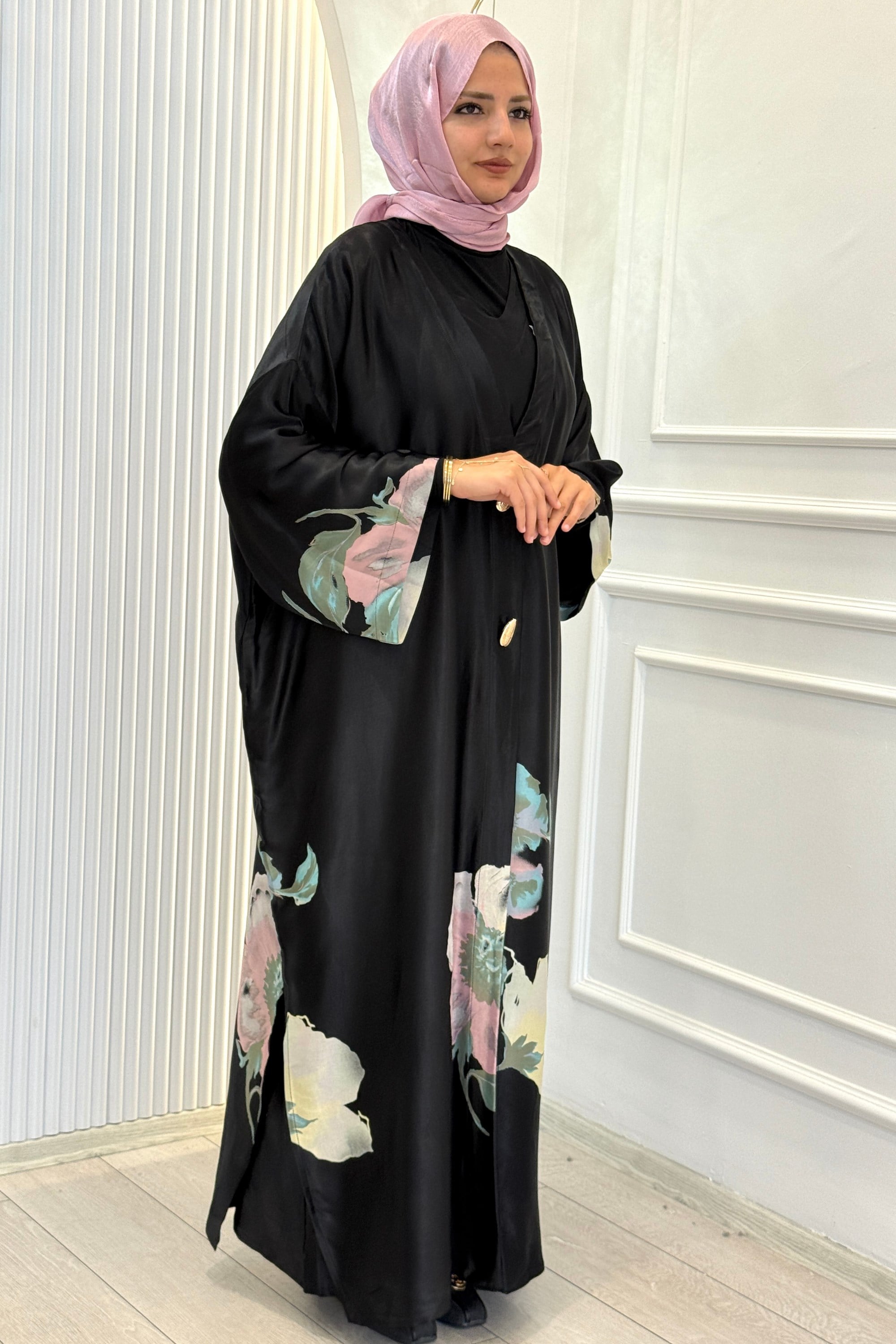 Büyük Beden Çiçek Desenli Abaya Siyah OTW4816
