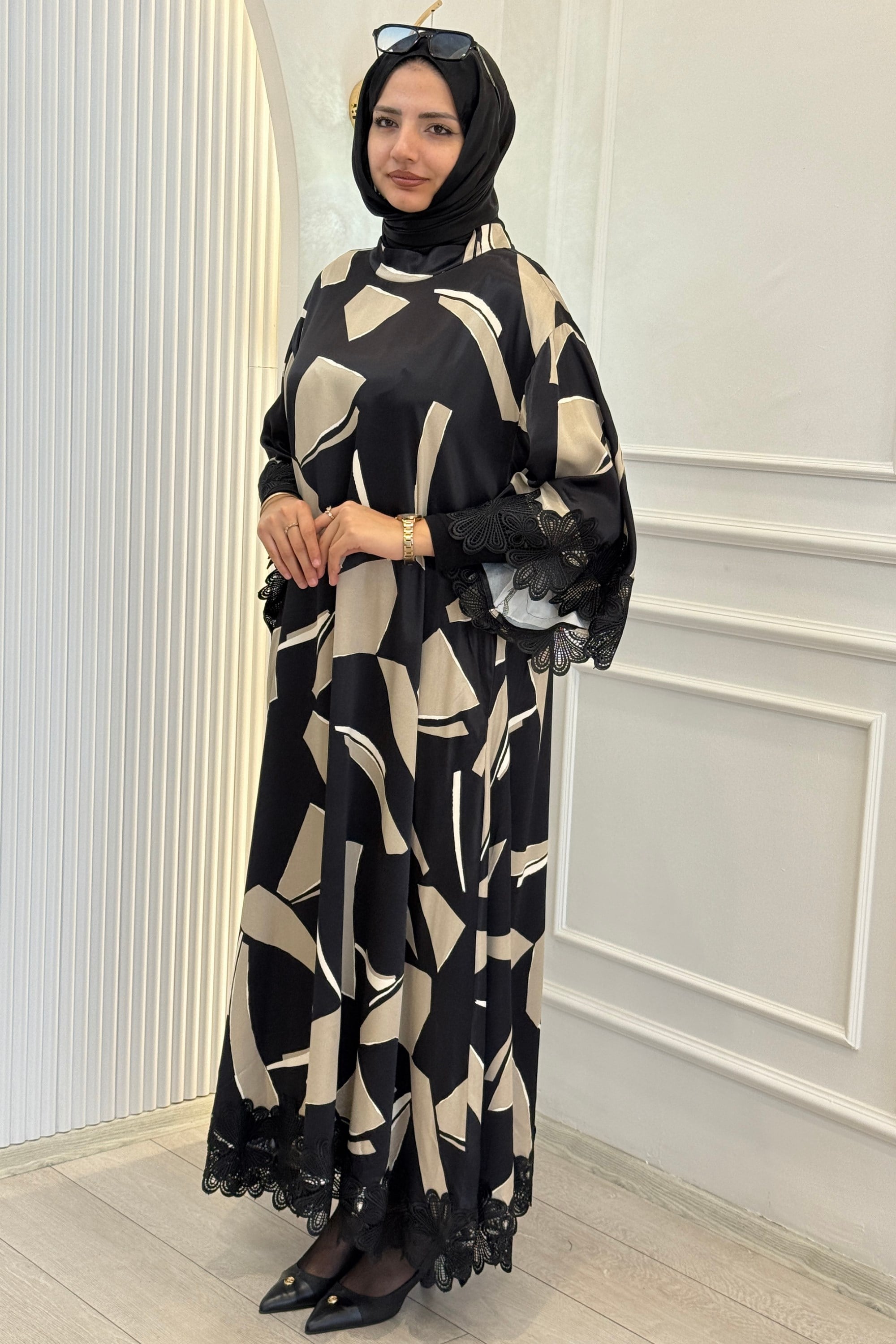 Büyük Beden Dantel Detaylı Desenli Tesettür Elbise Desenli OTW3010