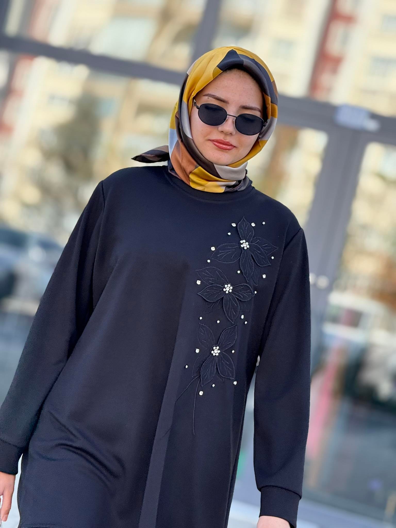 Büyük Beden İnci Çiçek Detaylı Oysho Tunik Siyah OTW2196