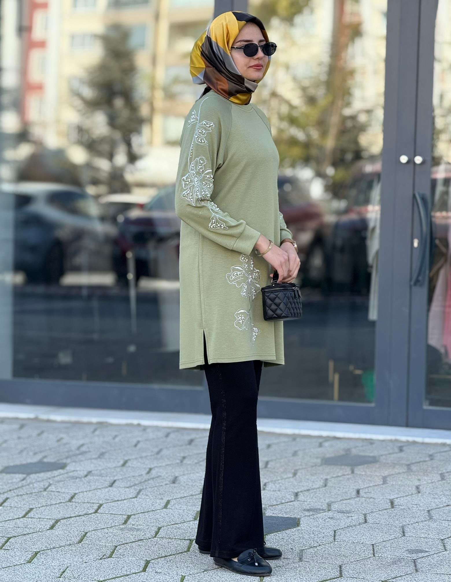 Büyük Beden İncili Nakışlı Tesettür Tunik Mint OTW2152