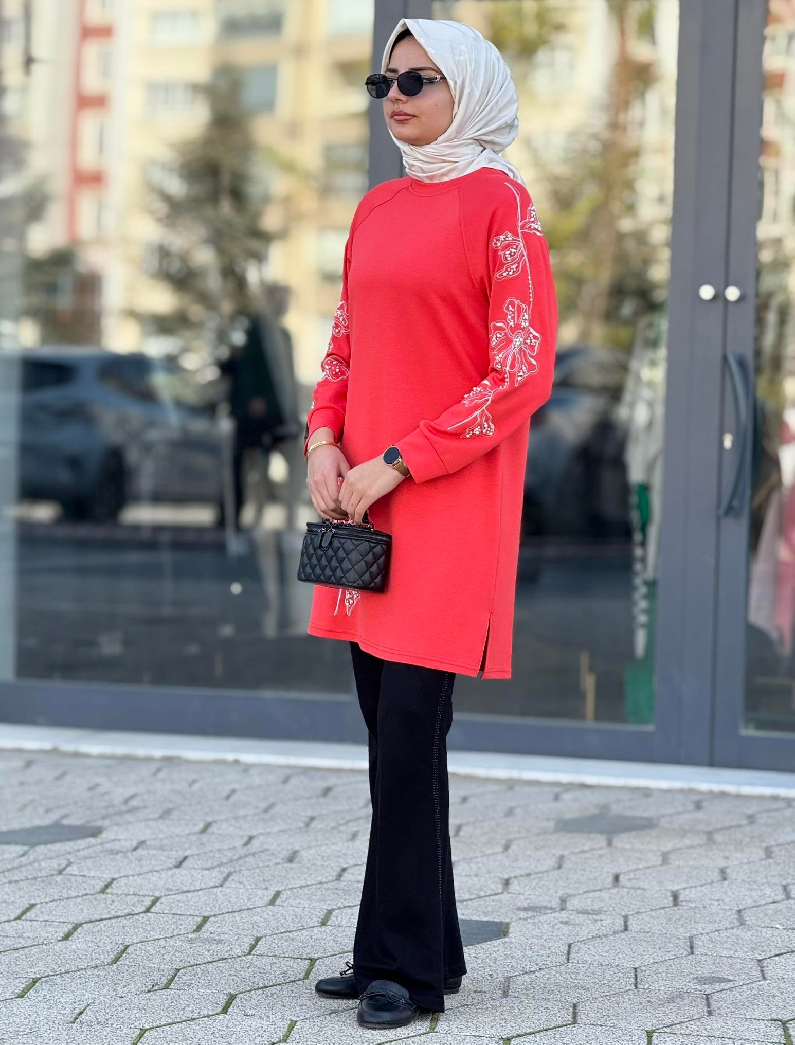 Büyük Beden İncili Nakışlı Tesettür Tunik Nar Çiçeği OTW2152