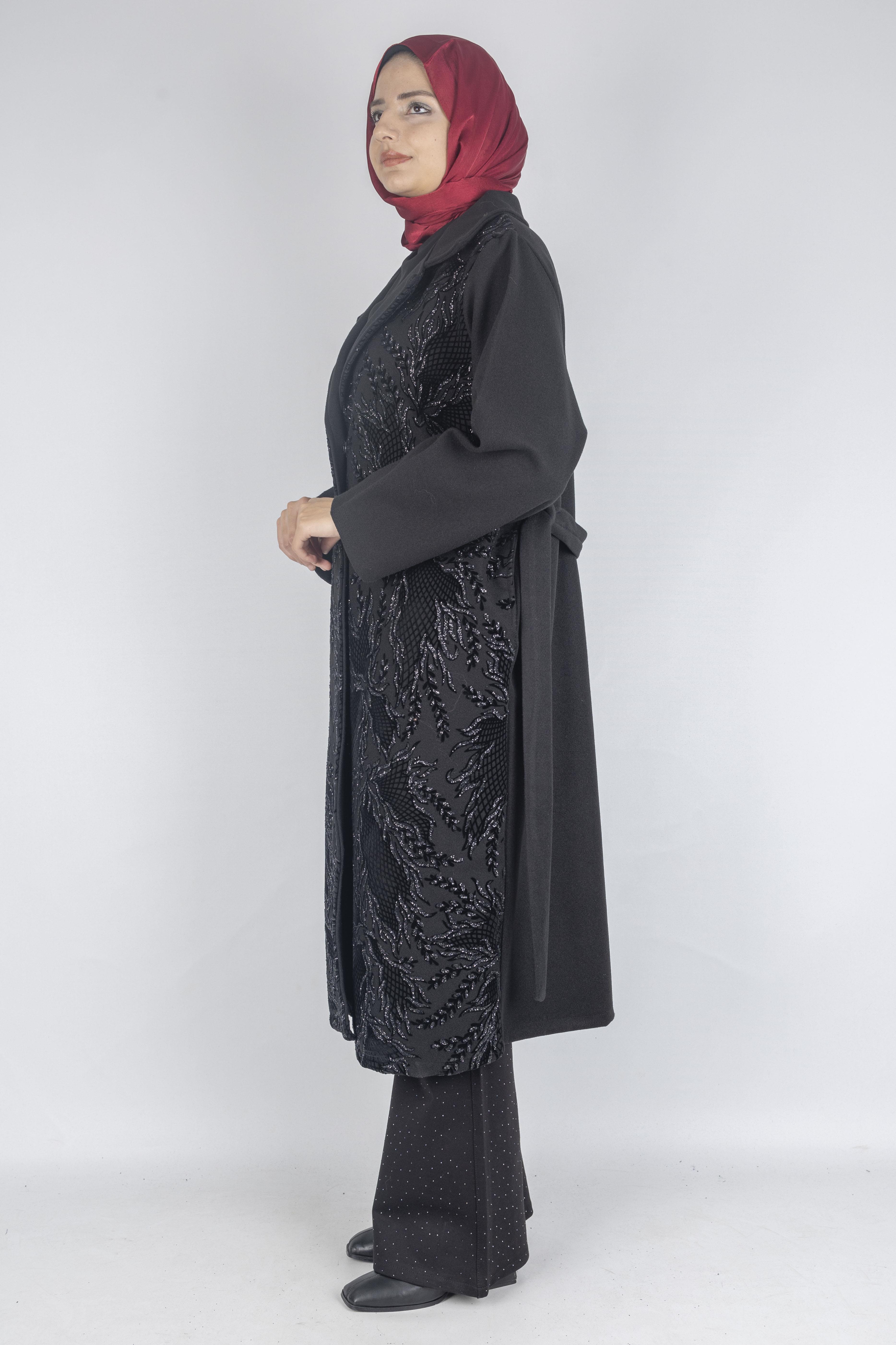 Büyük Beden Nakış Detaylı Tesettür Kaban Siyah OTW9358