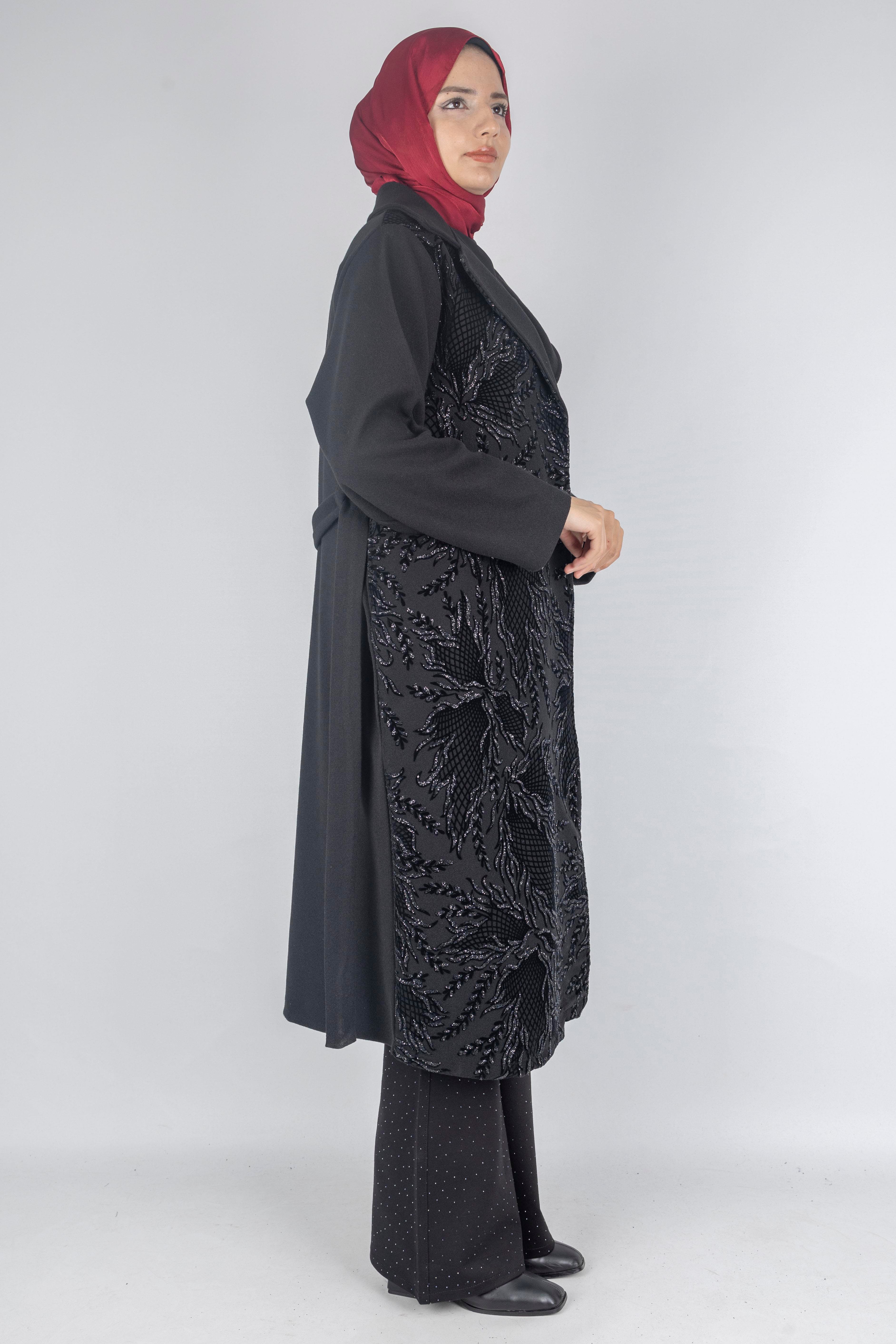 Büyük Beden Nakış Detaylı Tesettür Kaban Siyah OTW9358