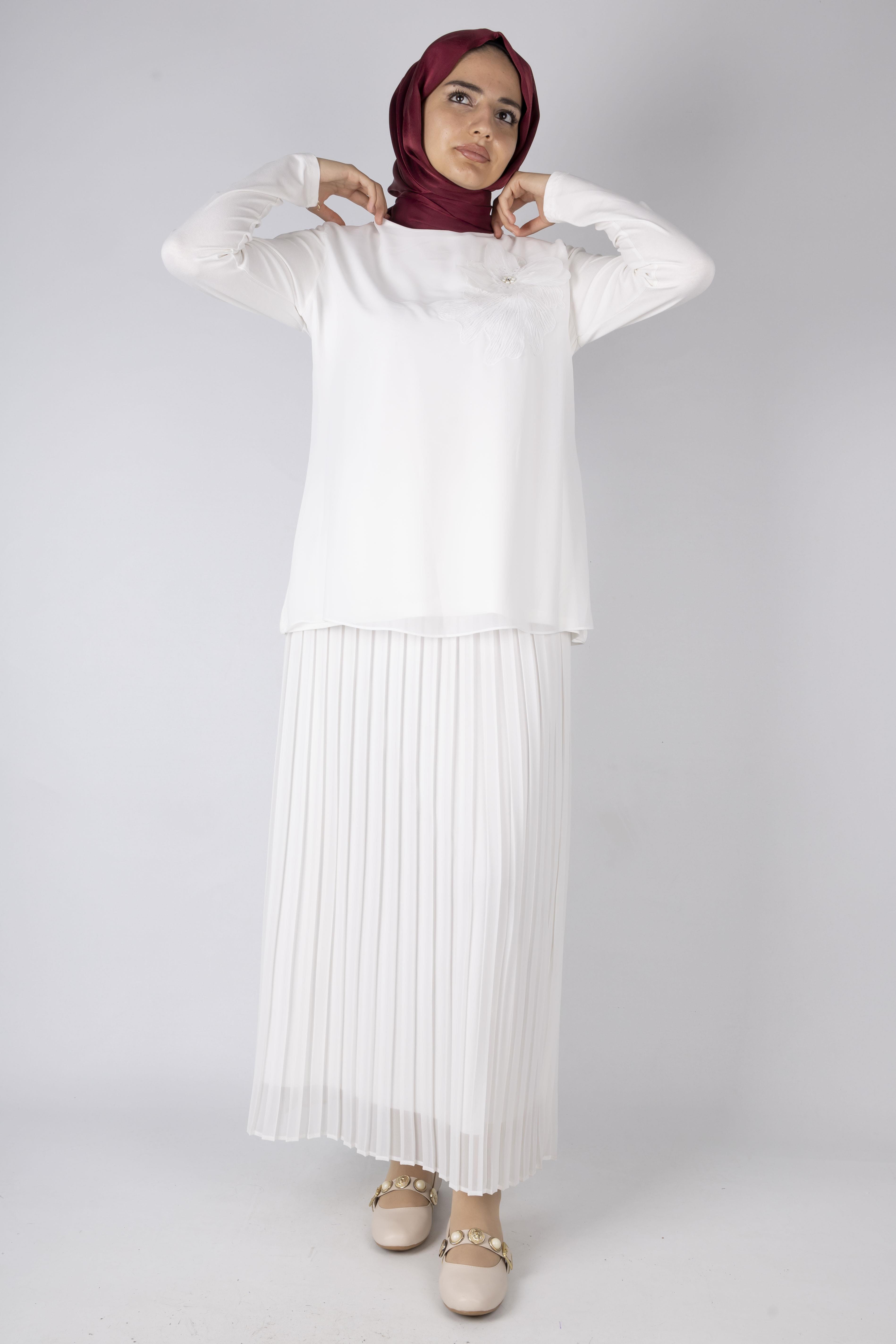 Çiçek Broş Detaylı Tesettür Tunik Ekru OTW571