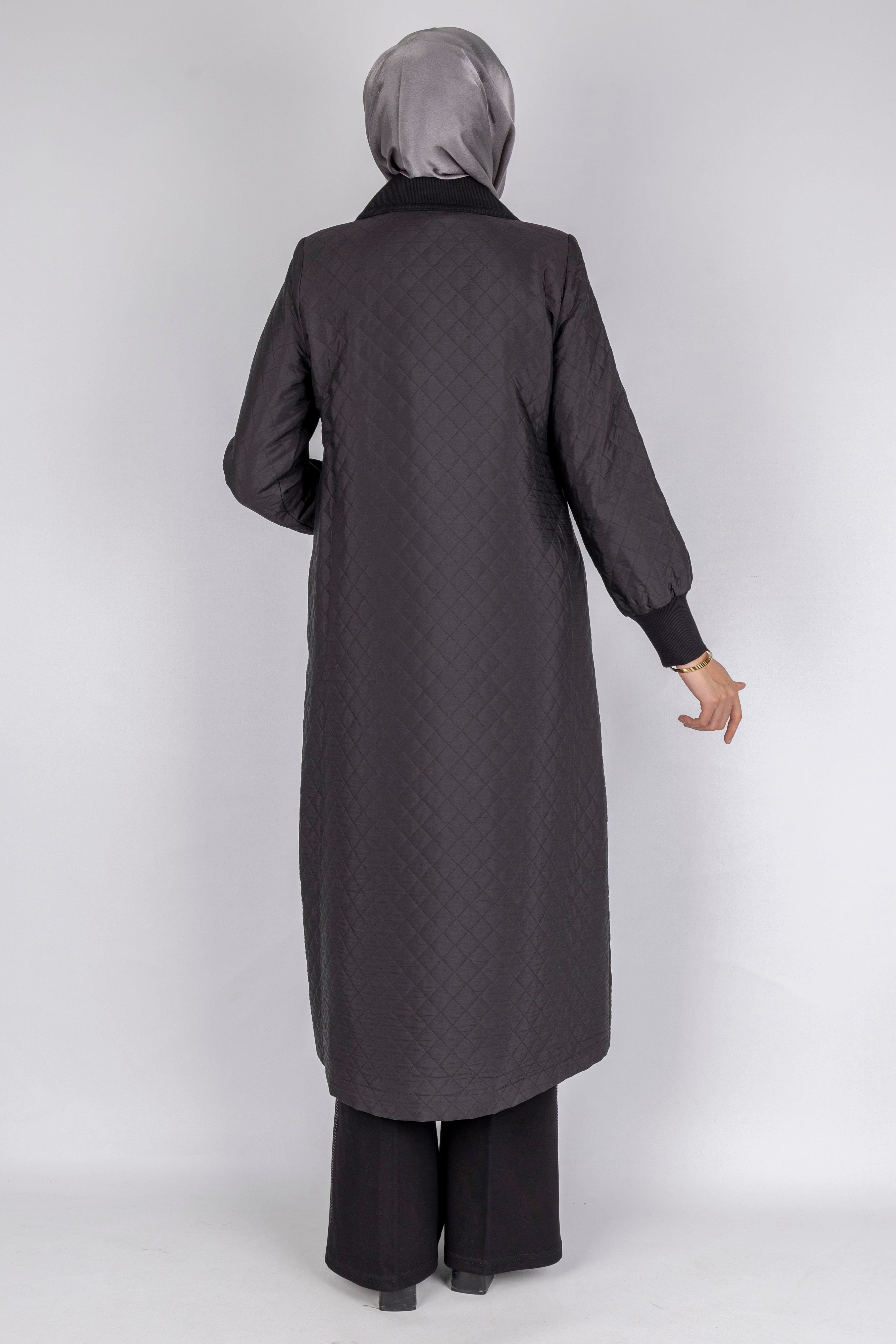 Çıtçıt Düğmeli Kapitone Tesettür Kap Siyah OTW36297