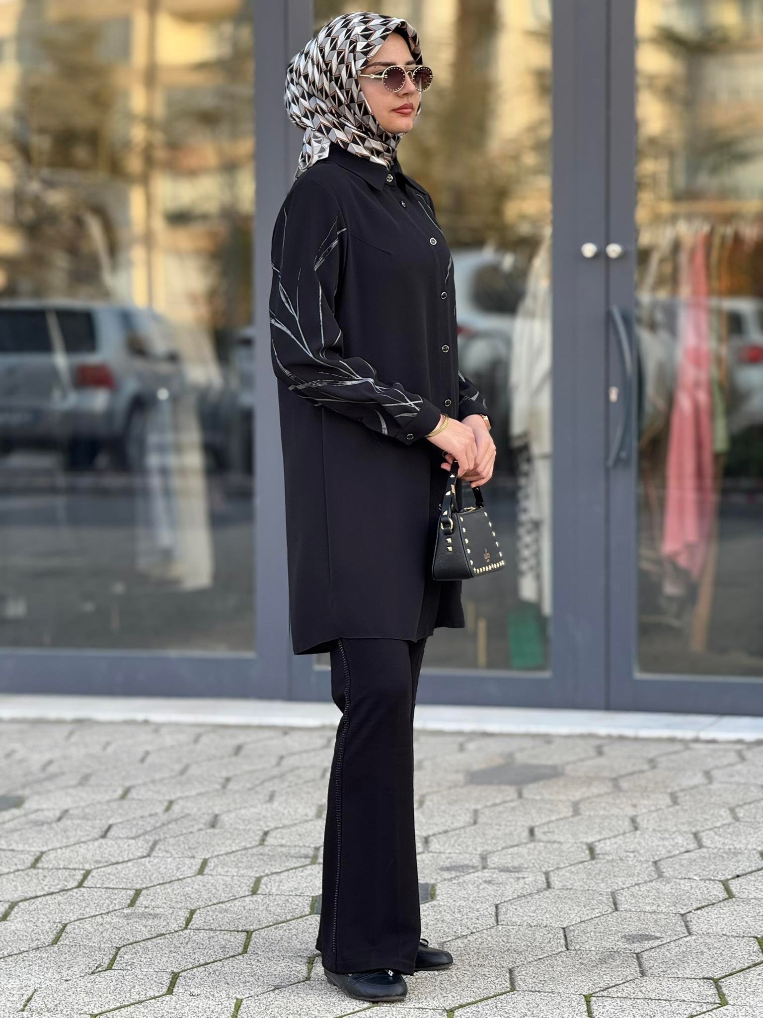 Desenli Krep Tesettür Tunik Siyah OTW2169