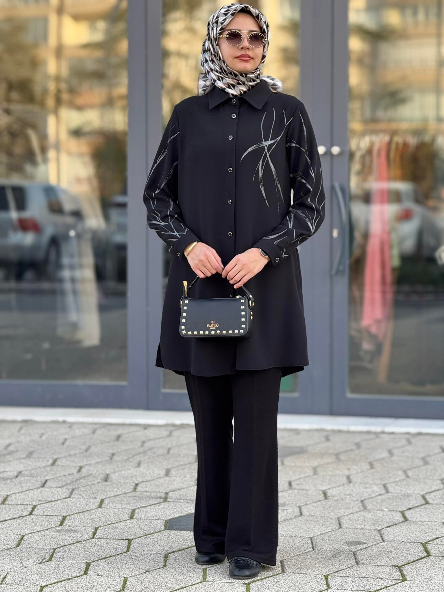 Desenli Krep Tesettür Tunik Siyah OTW2169