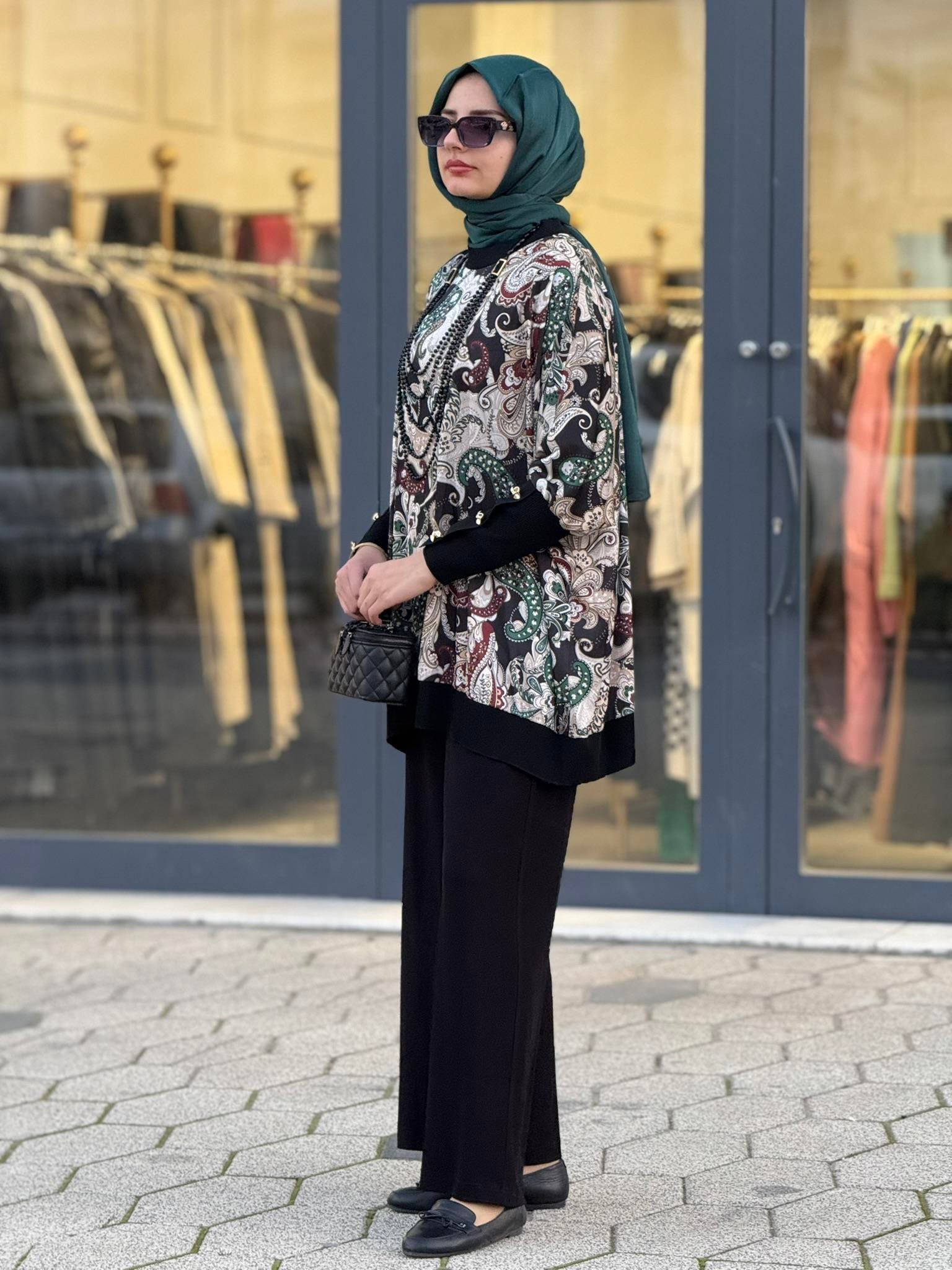 Desenli Yarasa Kol Tesettür Takım Siyah OTW45824