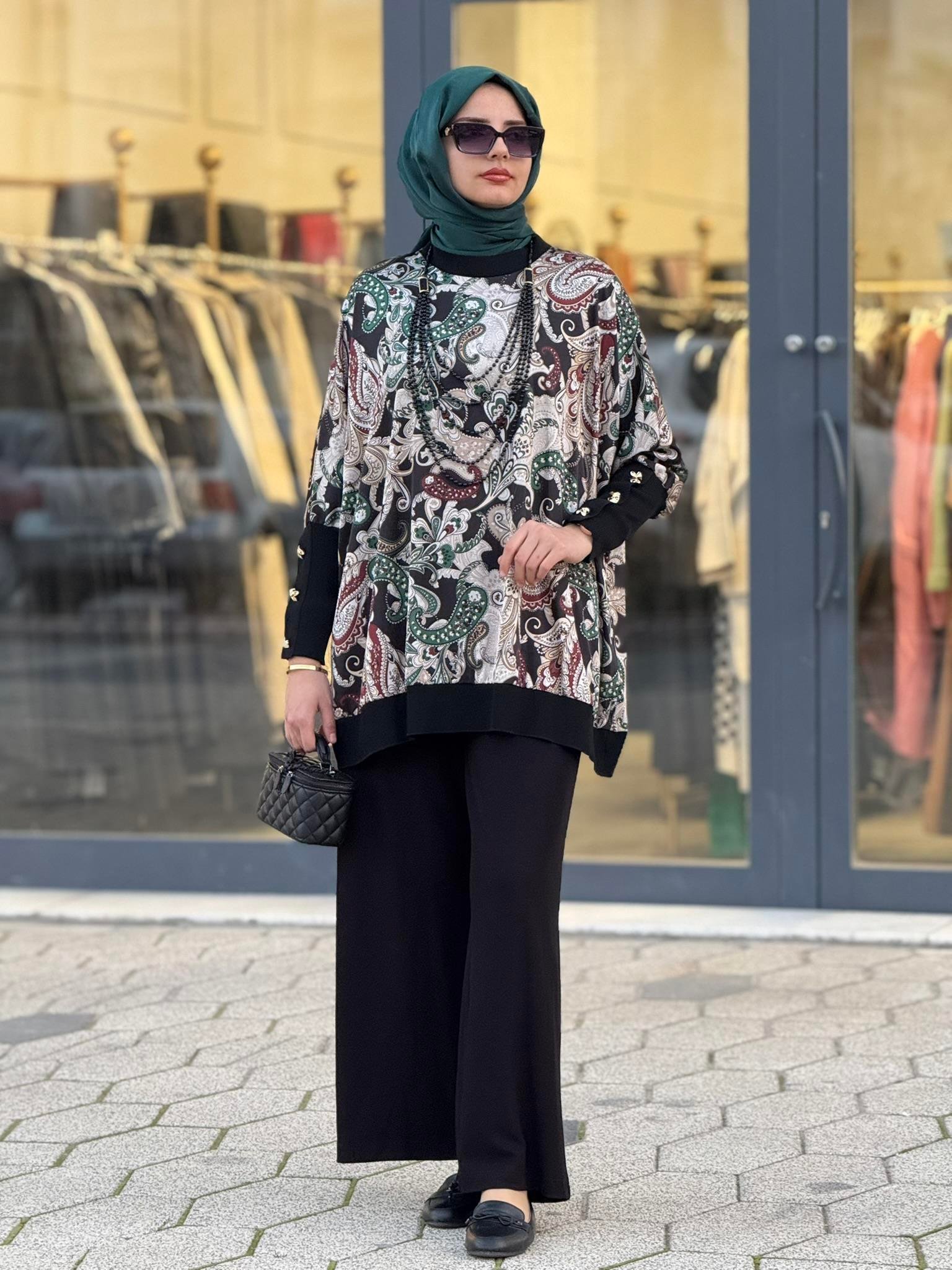 Desenli Yarasa Kol Tesettür Takım Siyah OTW45824
