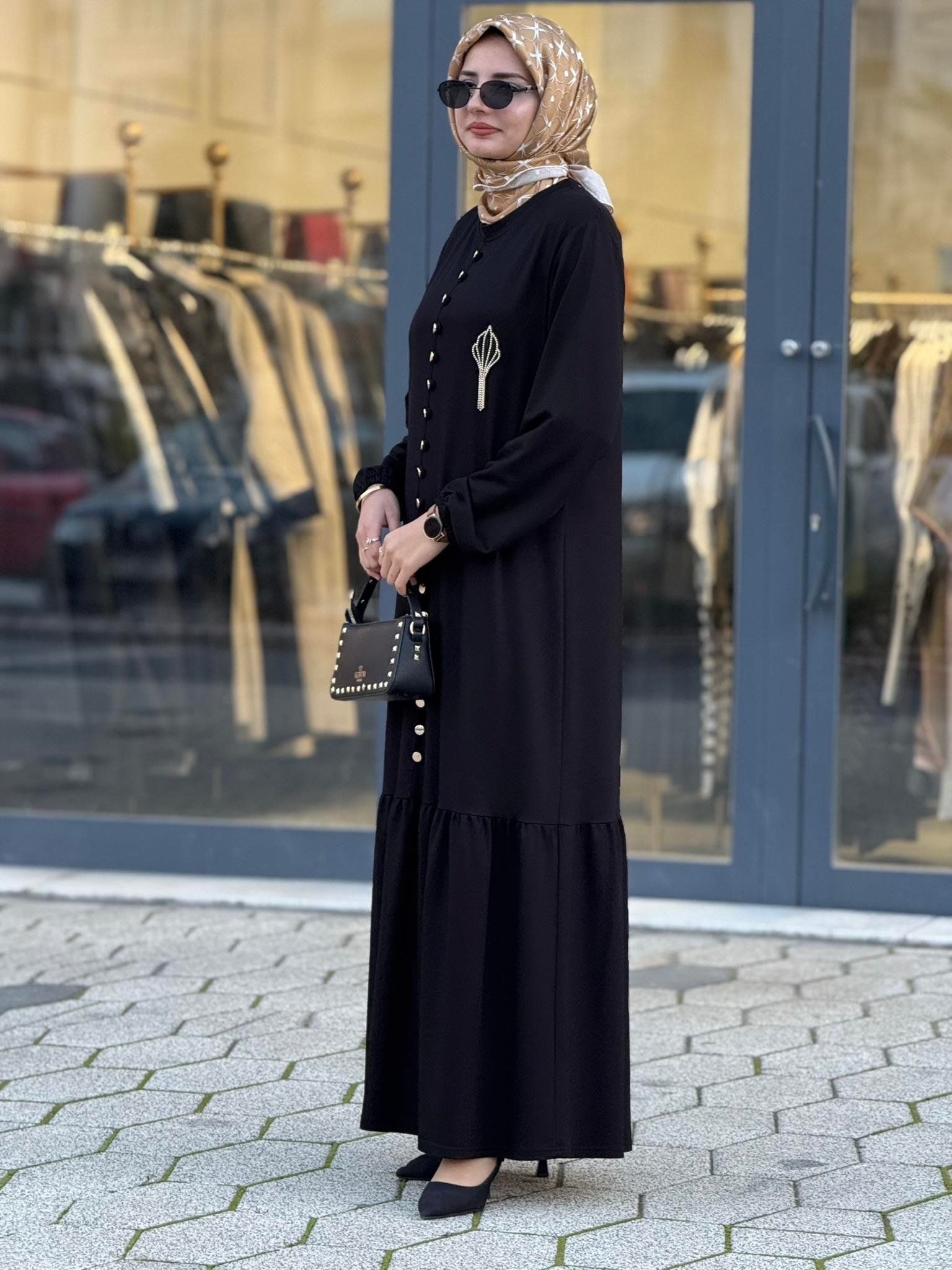 Düğme Detaylı Volan Etek Büyük Beden Tesettür Elbise Siyah OTW2202