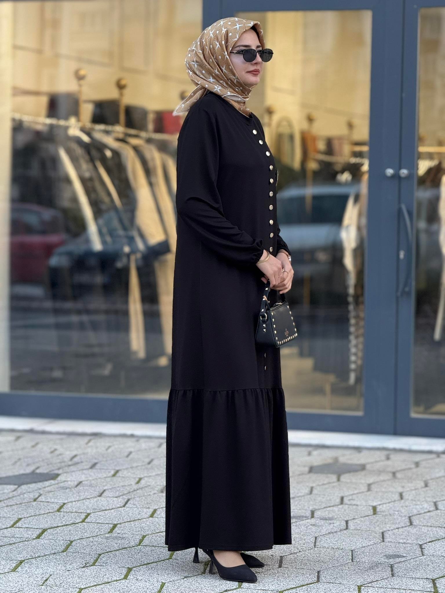 Düğme Detaylı Volan Etek Büyük Beden Tesettür Elbise Siyah OTW2202