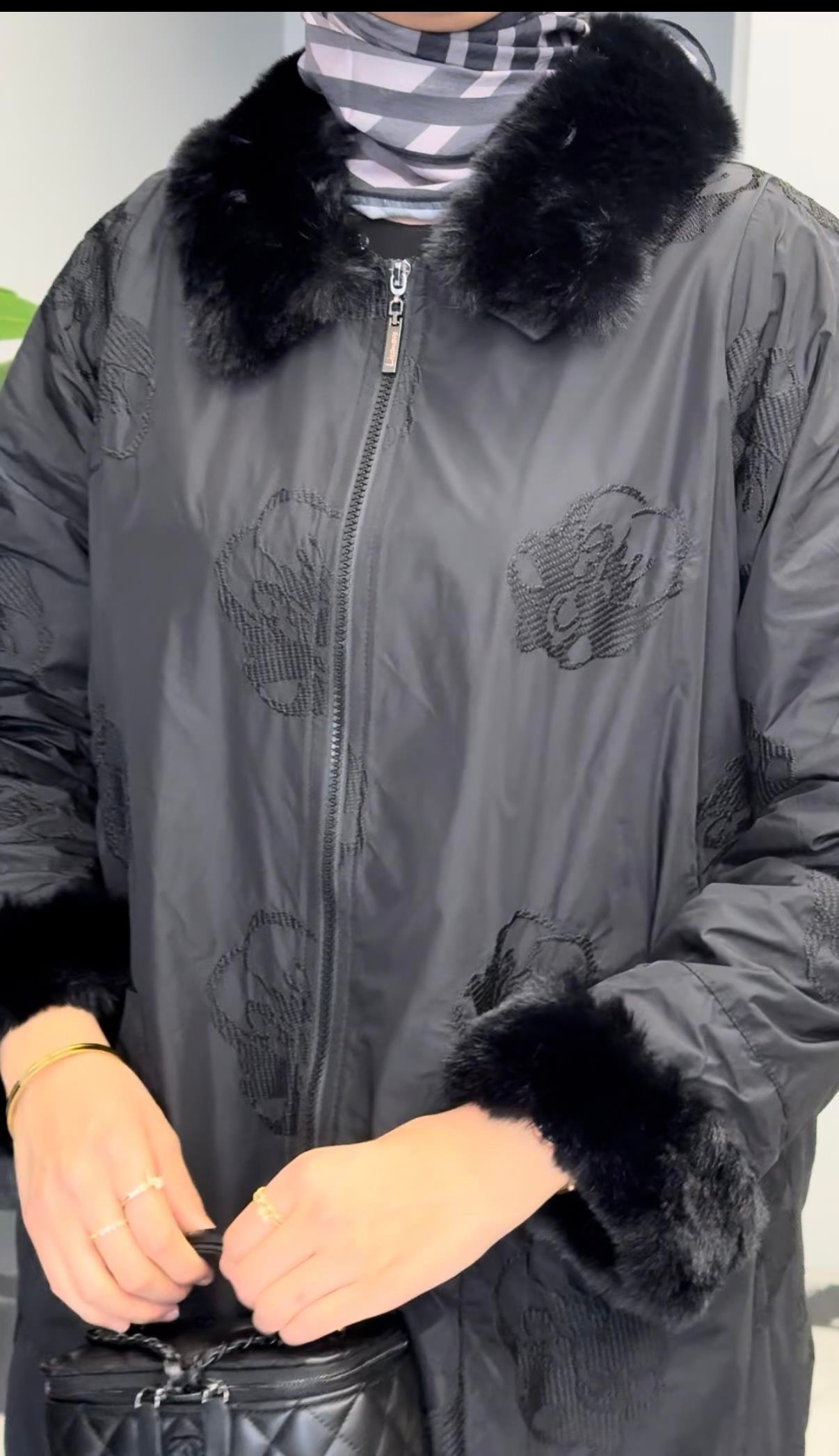 Güllü Desen Kürk Detaylı Kap Siyah OTW6123