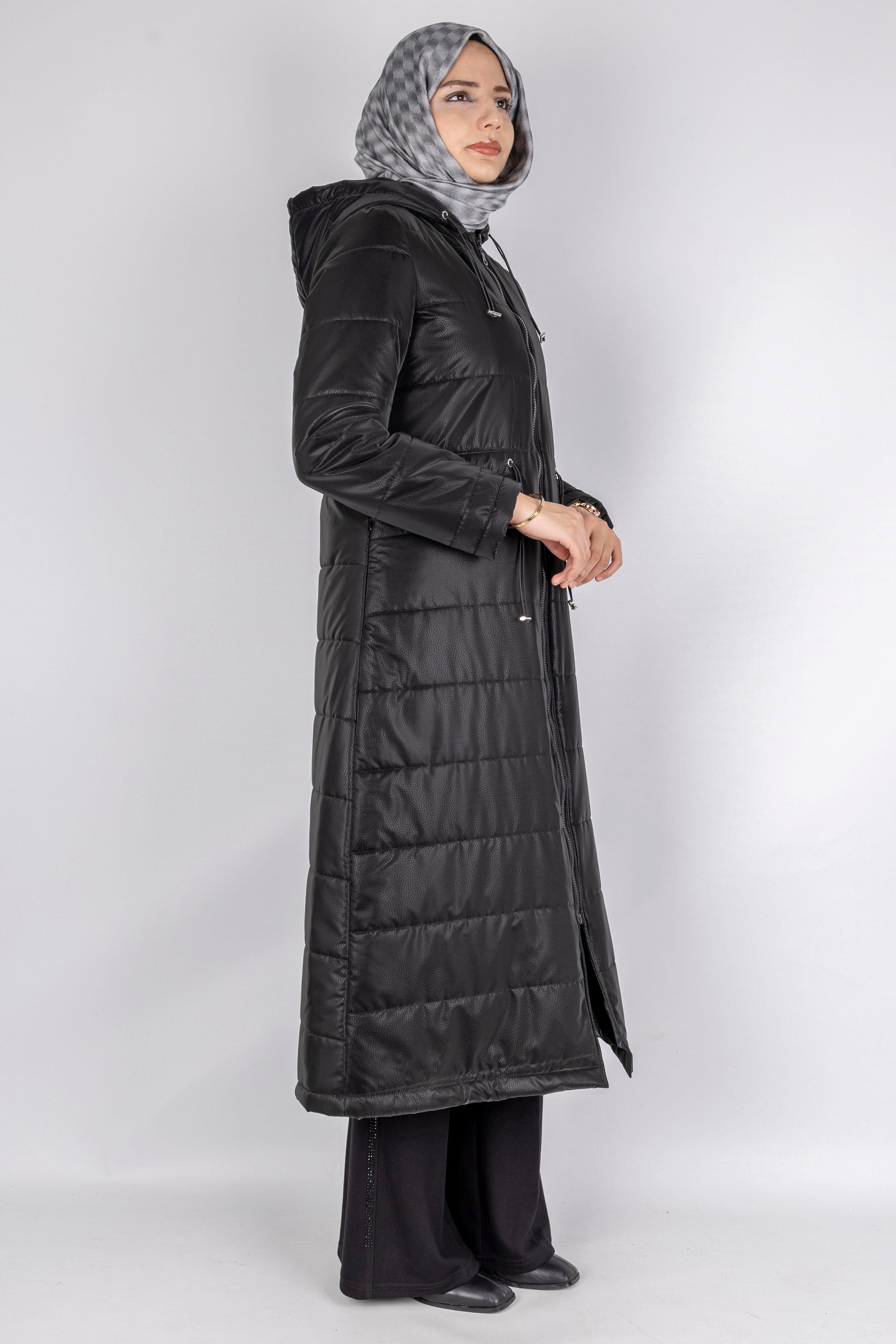 Kapüşonlu Şişme Tesettür Kap Siyah OTW36310