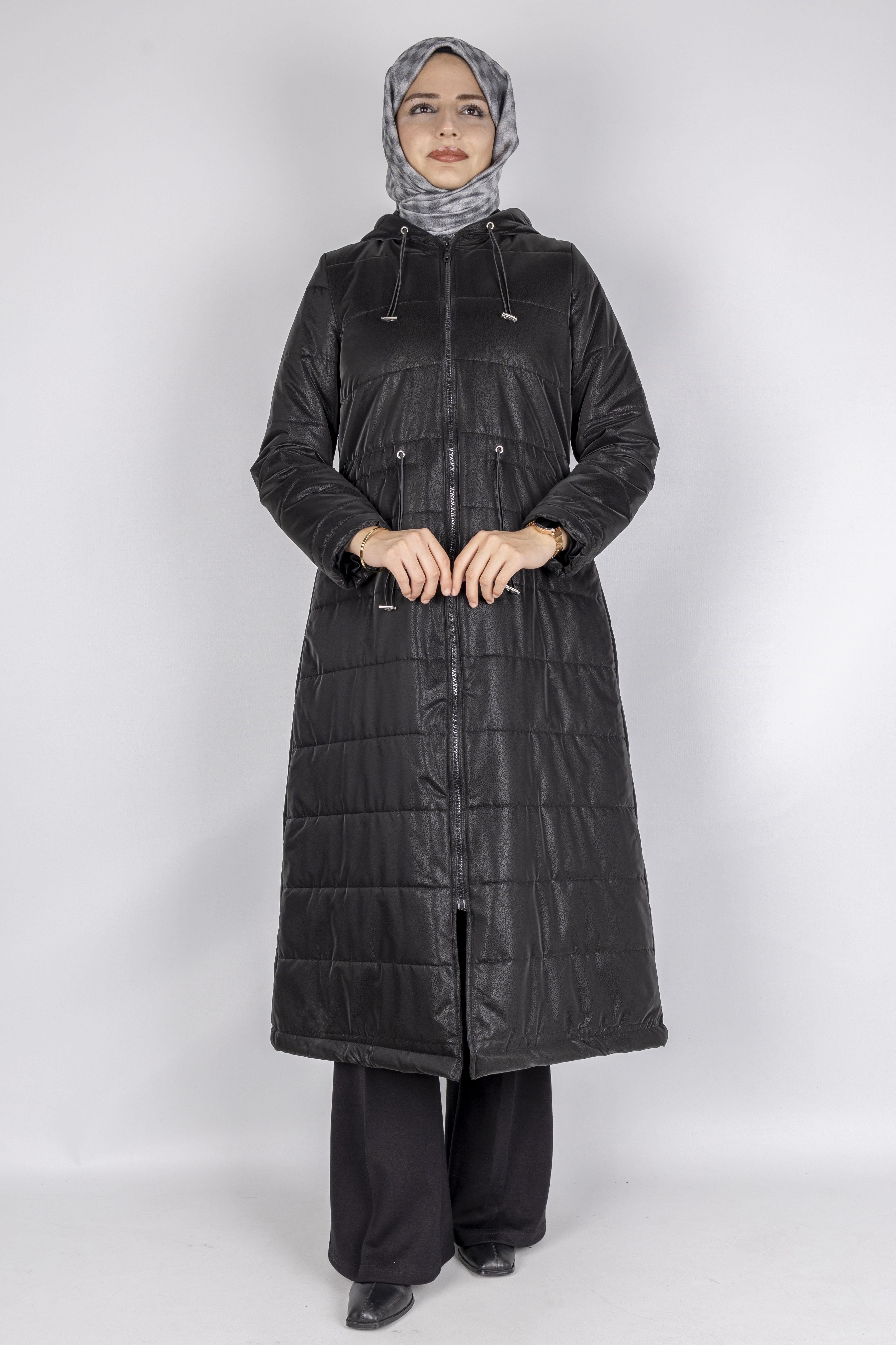 Kapüşonlu Şişme Tesettür Kap Siyah OTW36310