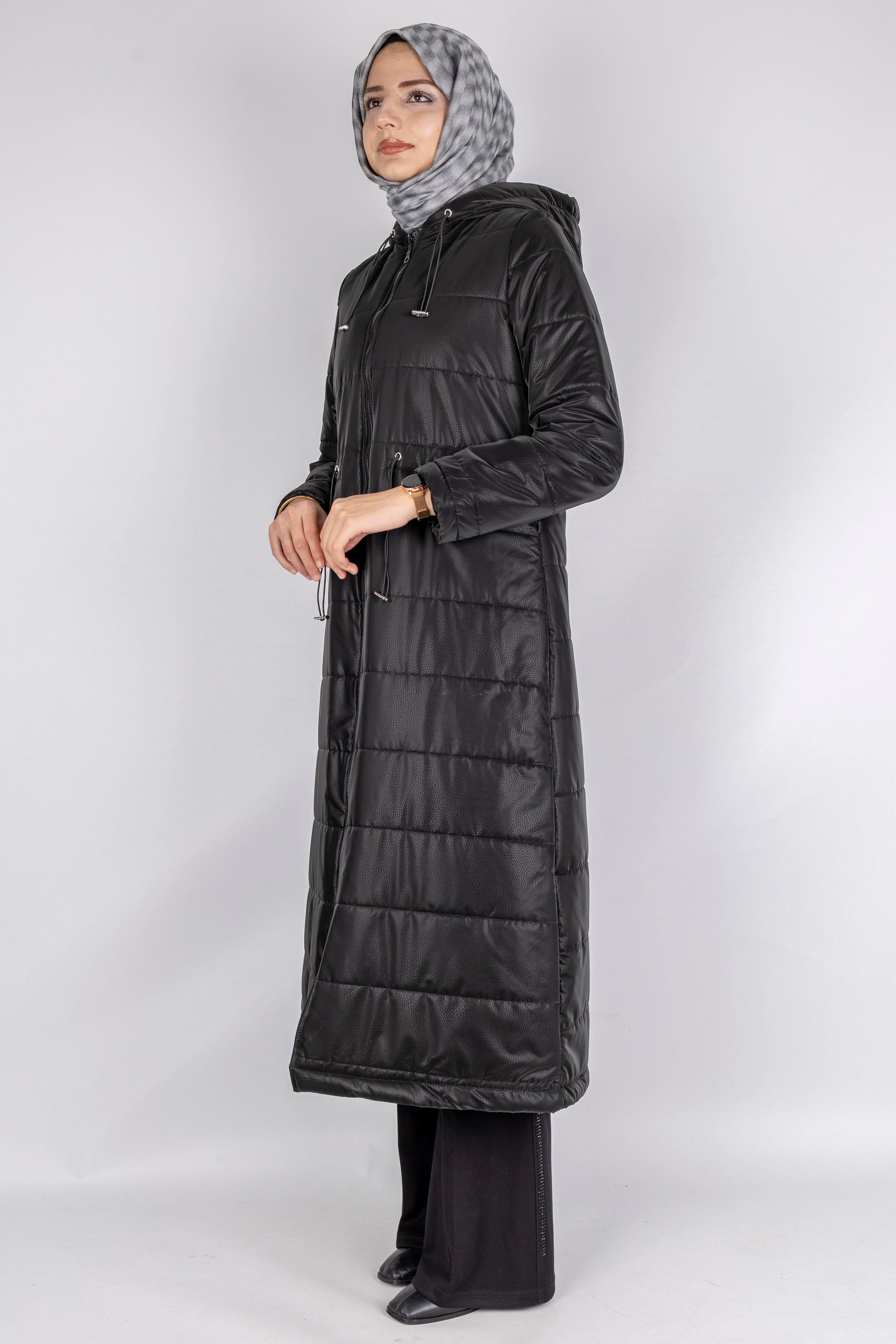 Kapüşonlu Şişme Tesettür Kap Siyah OTW36310