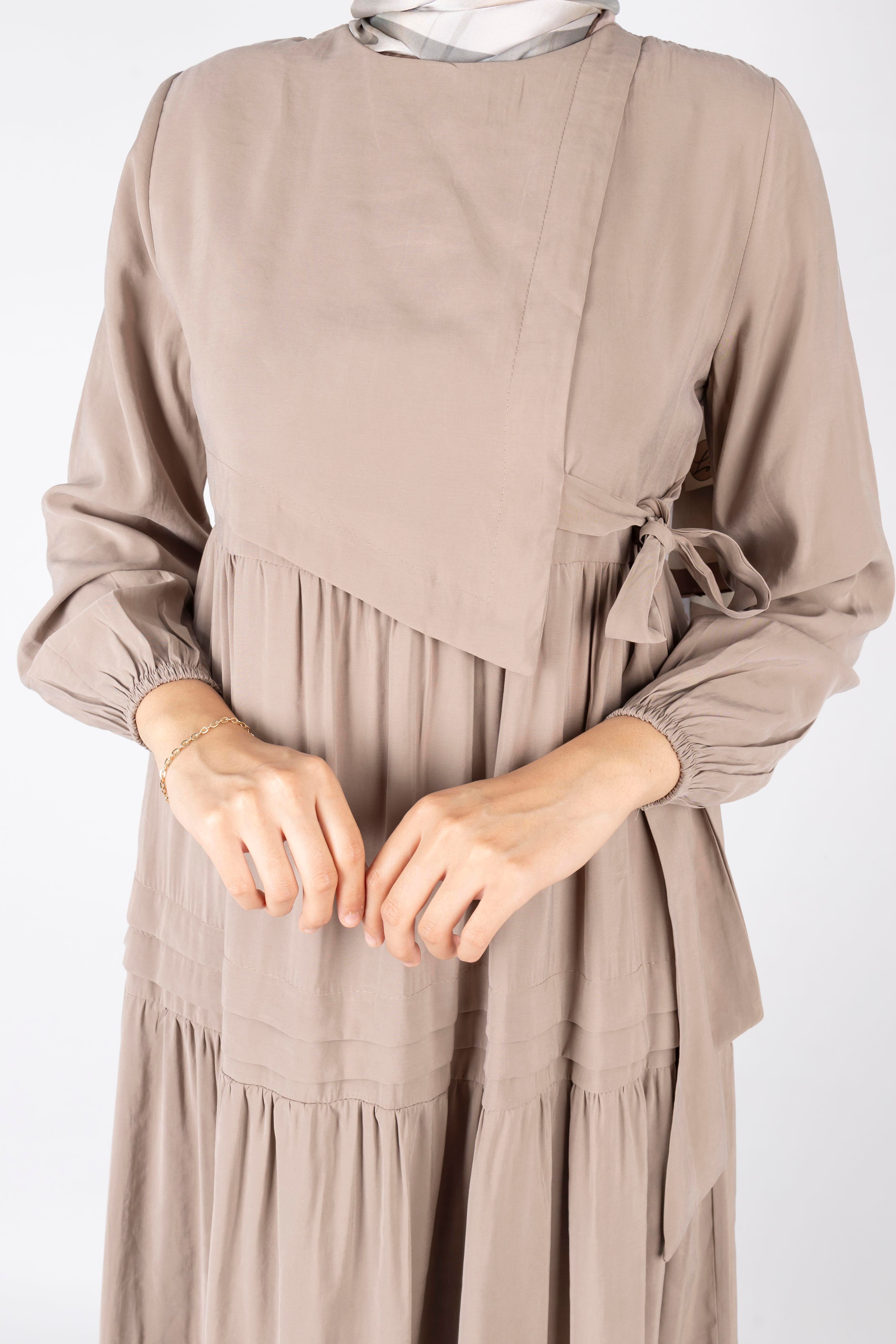 Kat Kat Volanlı Kuşaklı Tesettür Elbise Taş OTW5238