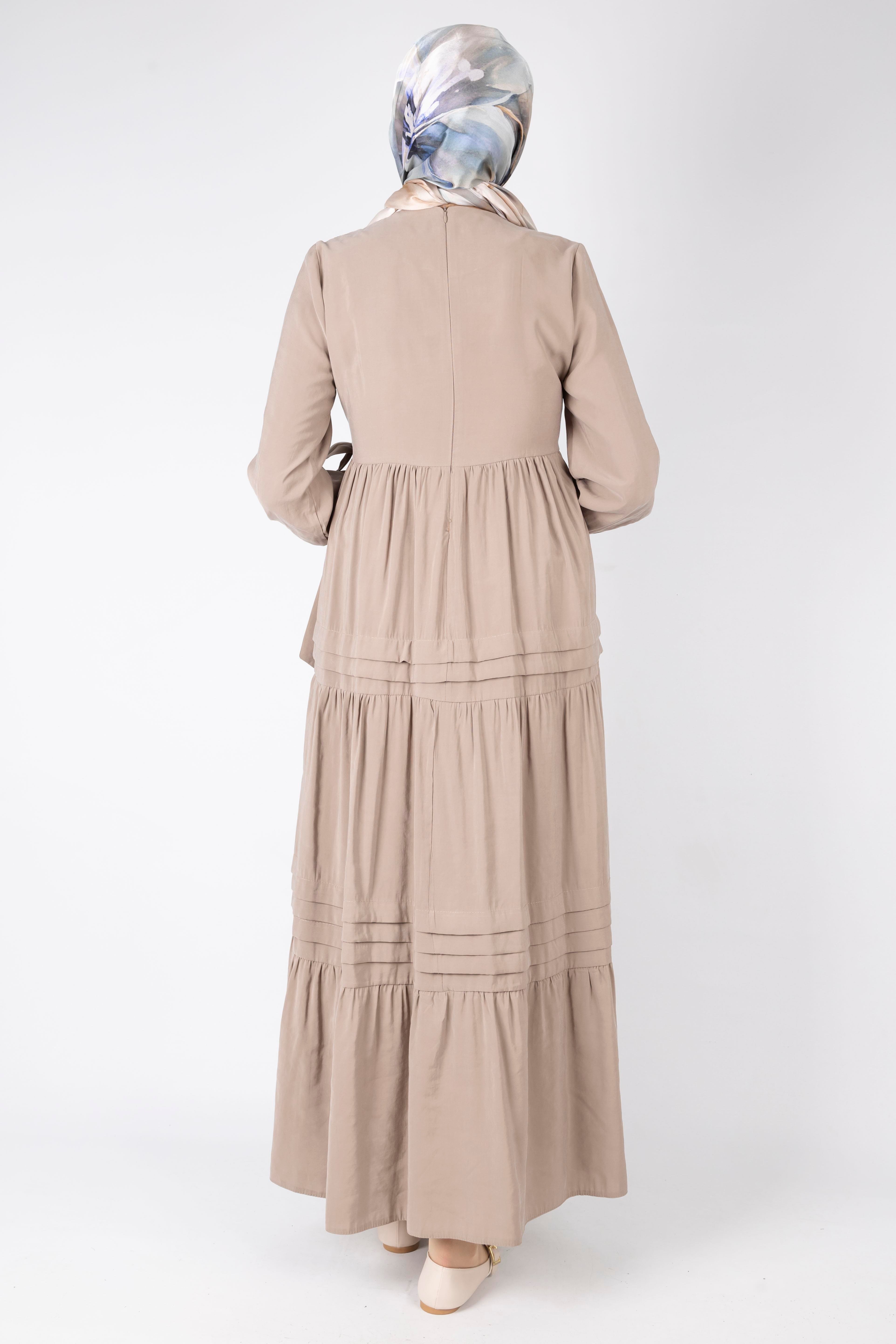 Kat Kat Volanlı Kuşaklı Tesettür Elbise Taş OTW5238