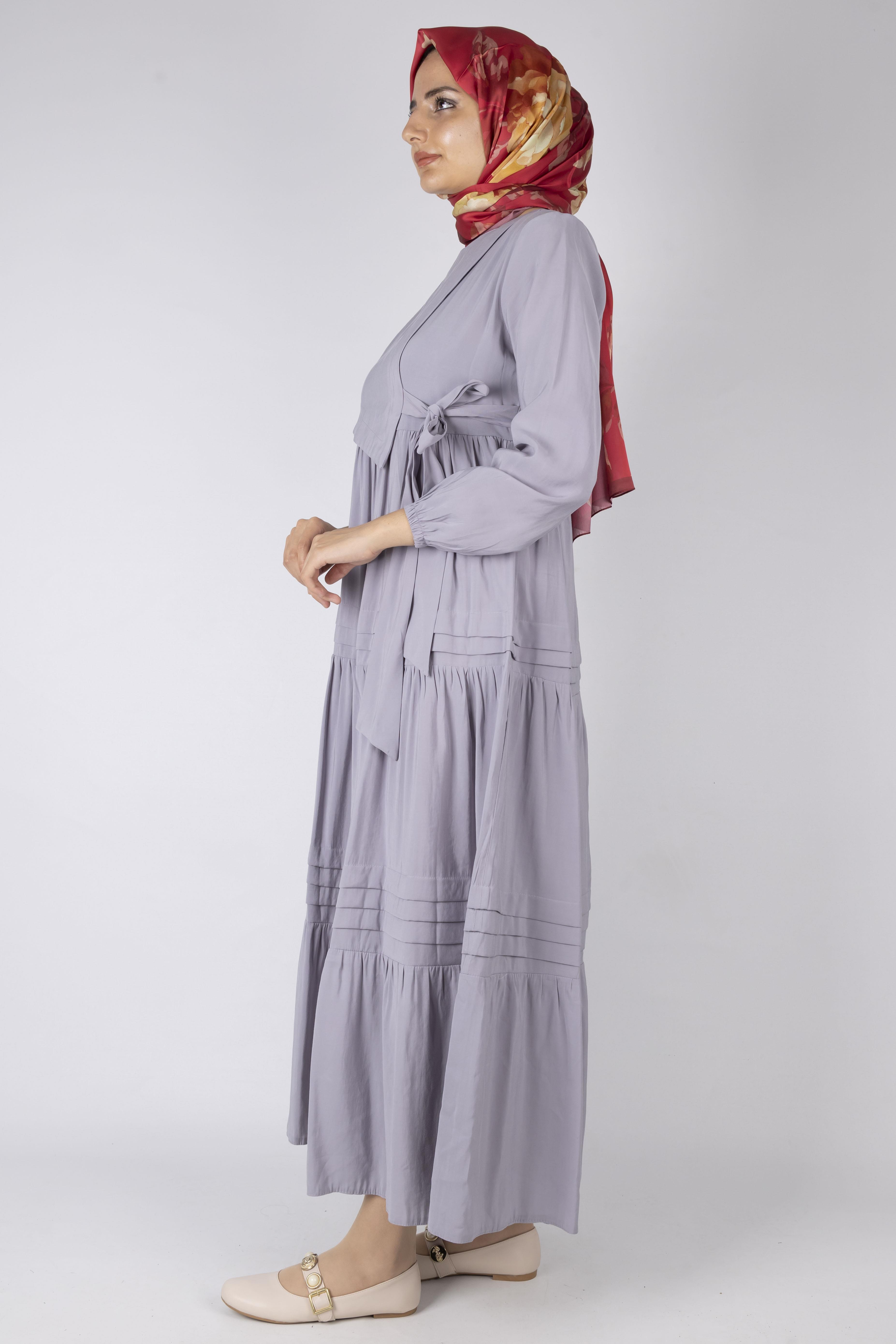 Kat Kat Volanlı Kuşaklı Tesettür Elbise Gri OTW5238