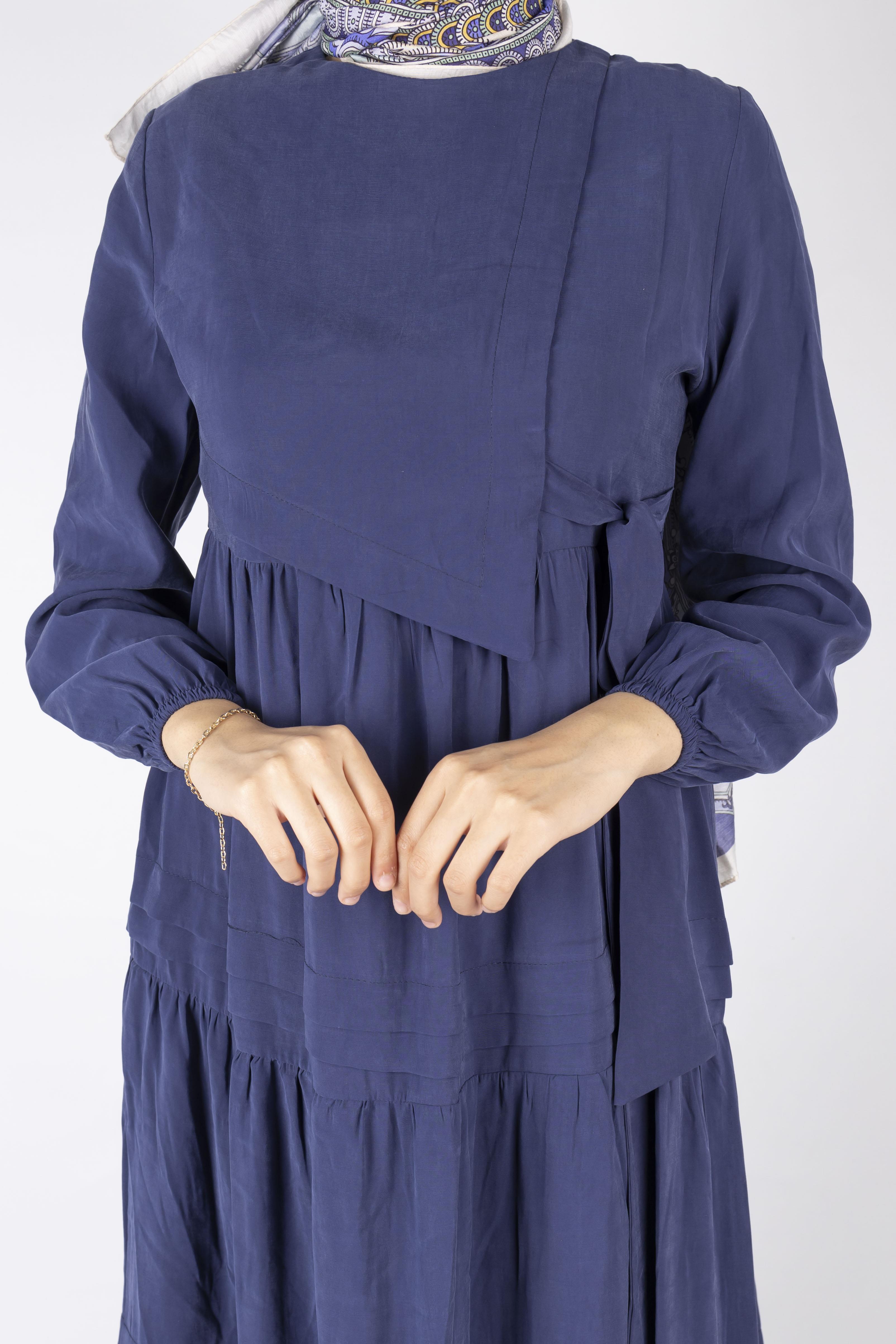 Kat Kat Volanlı Kuşaklı Tesettür Elbise Lacivert OTW5238