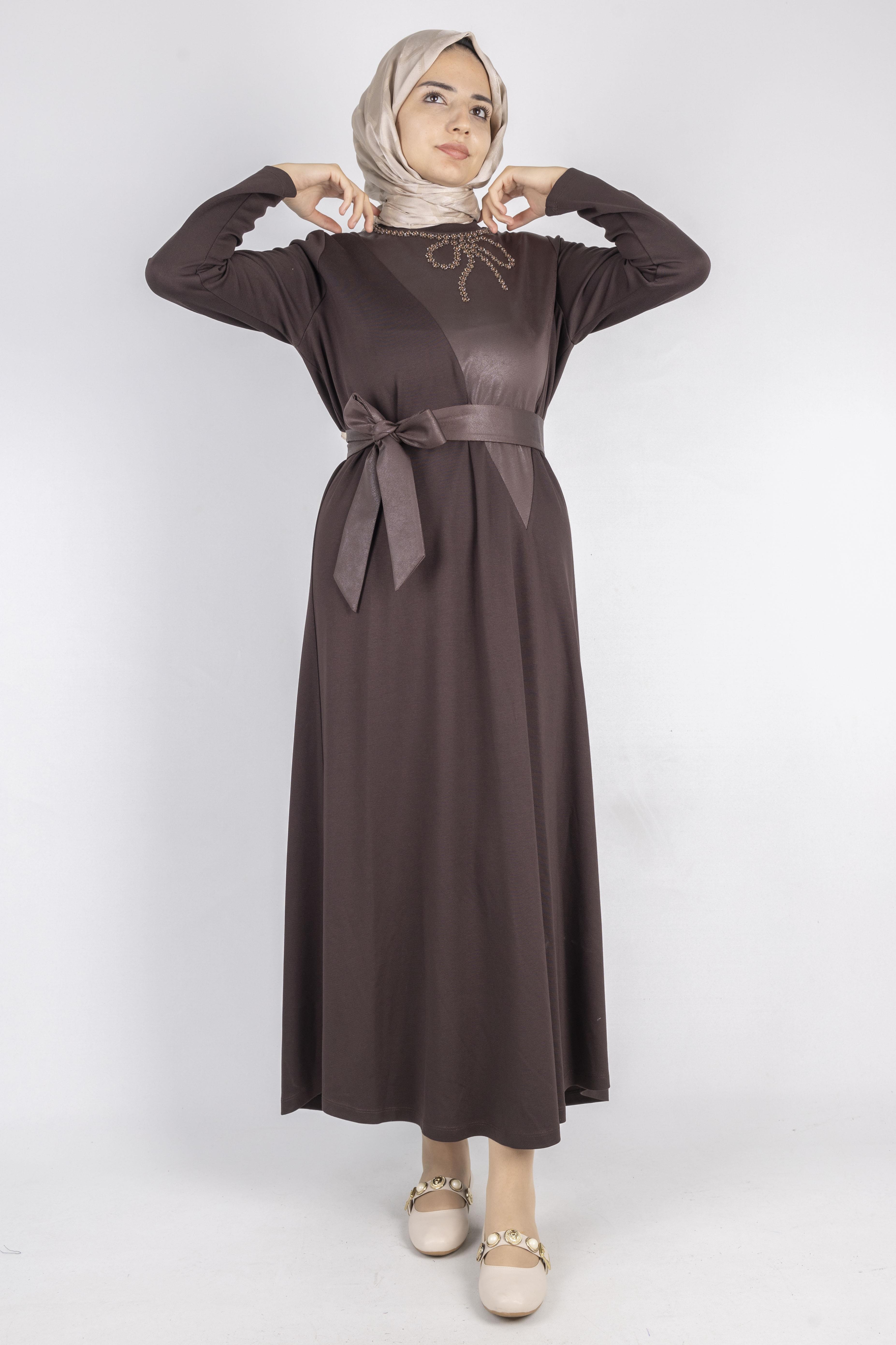 Kurdele Kuşak Ve Taş Detaylı Elbise Kahve OTW1741