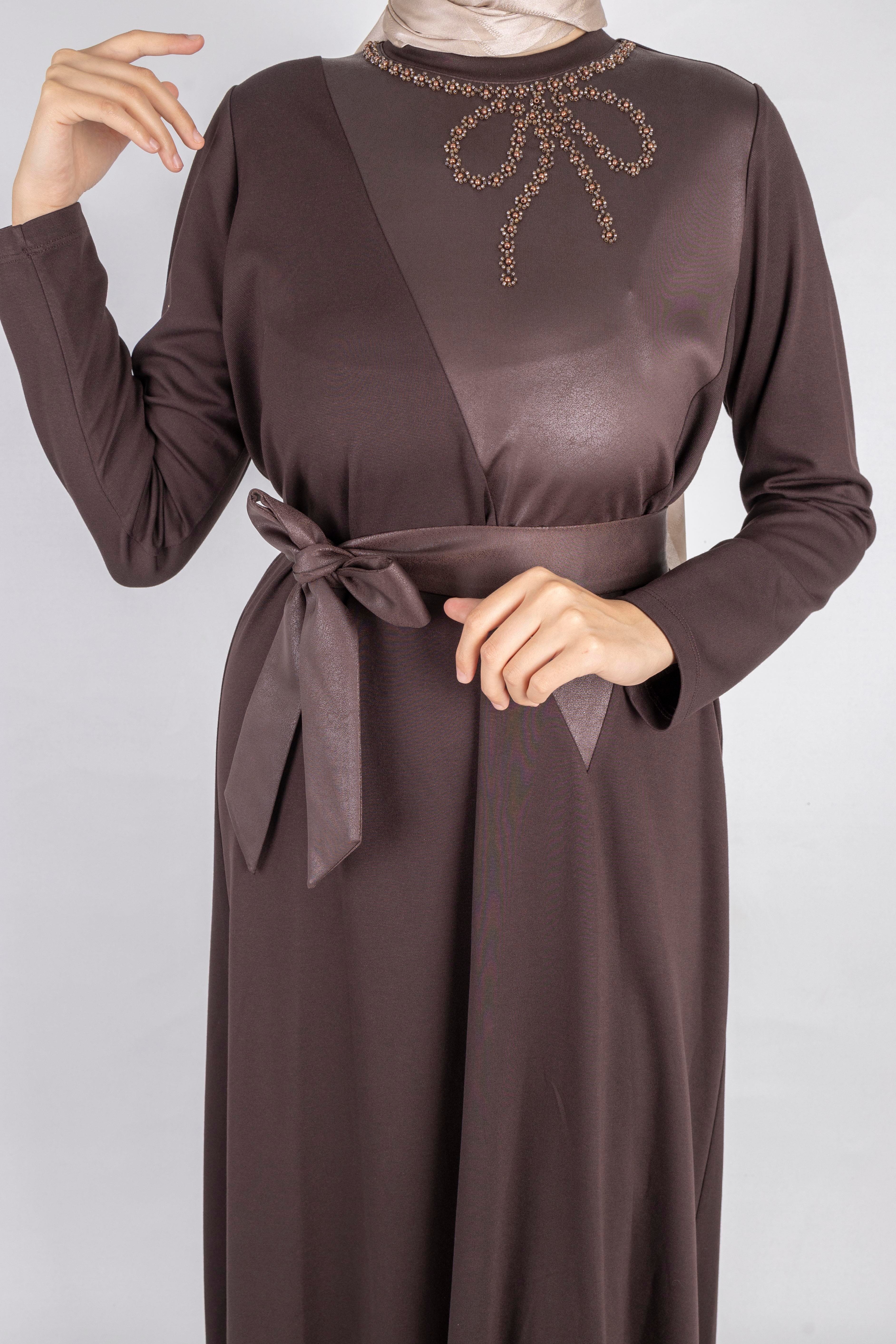 Kurdele Kuşak Ve Taş Detaylı Elbise Kahve OTW1741
