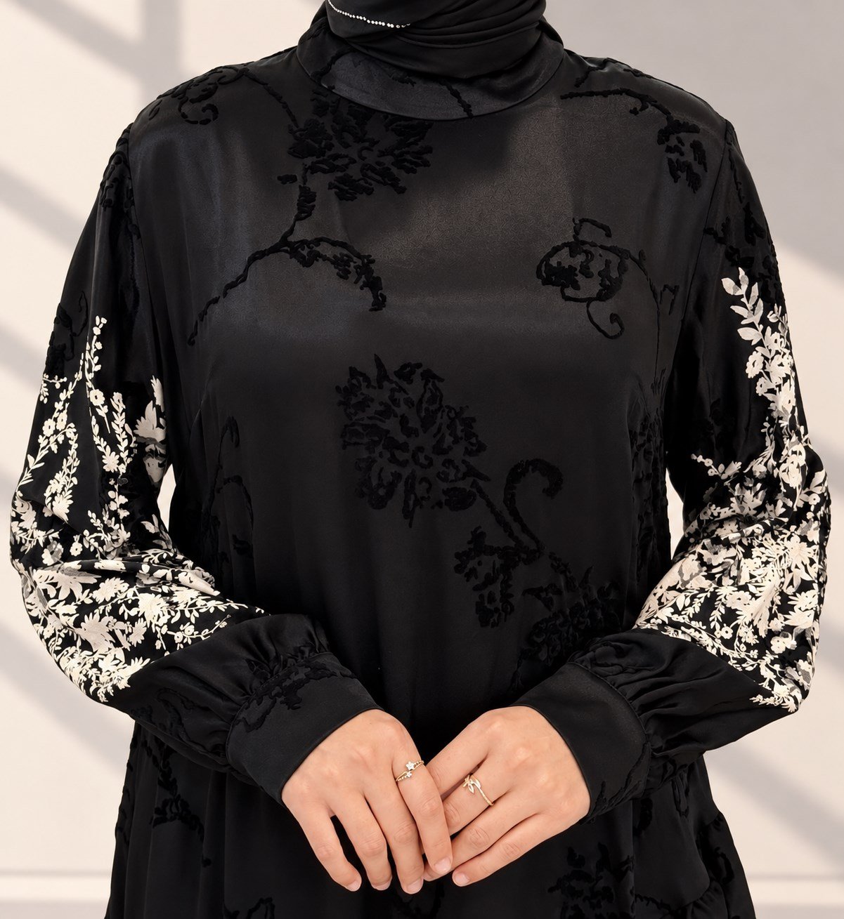 Orhan Store Çiçek Desenli Volanlı Uzun Tesettür Elbise Siyah OTW1993