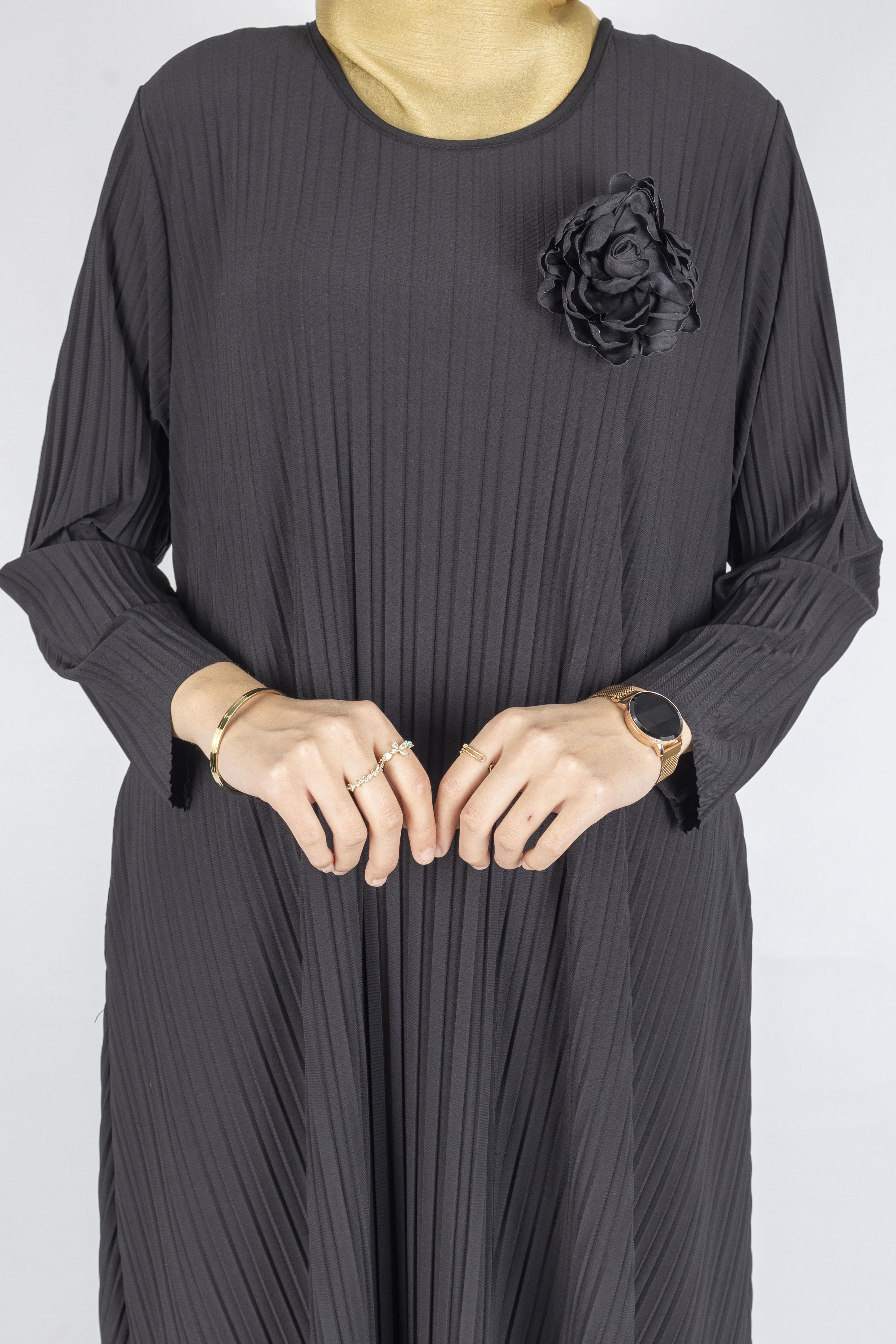 Piliseli Büyük Beden Çiçek Detaylı Elbise Siyah OTW2000