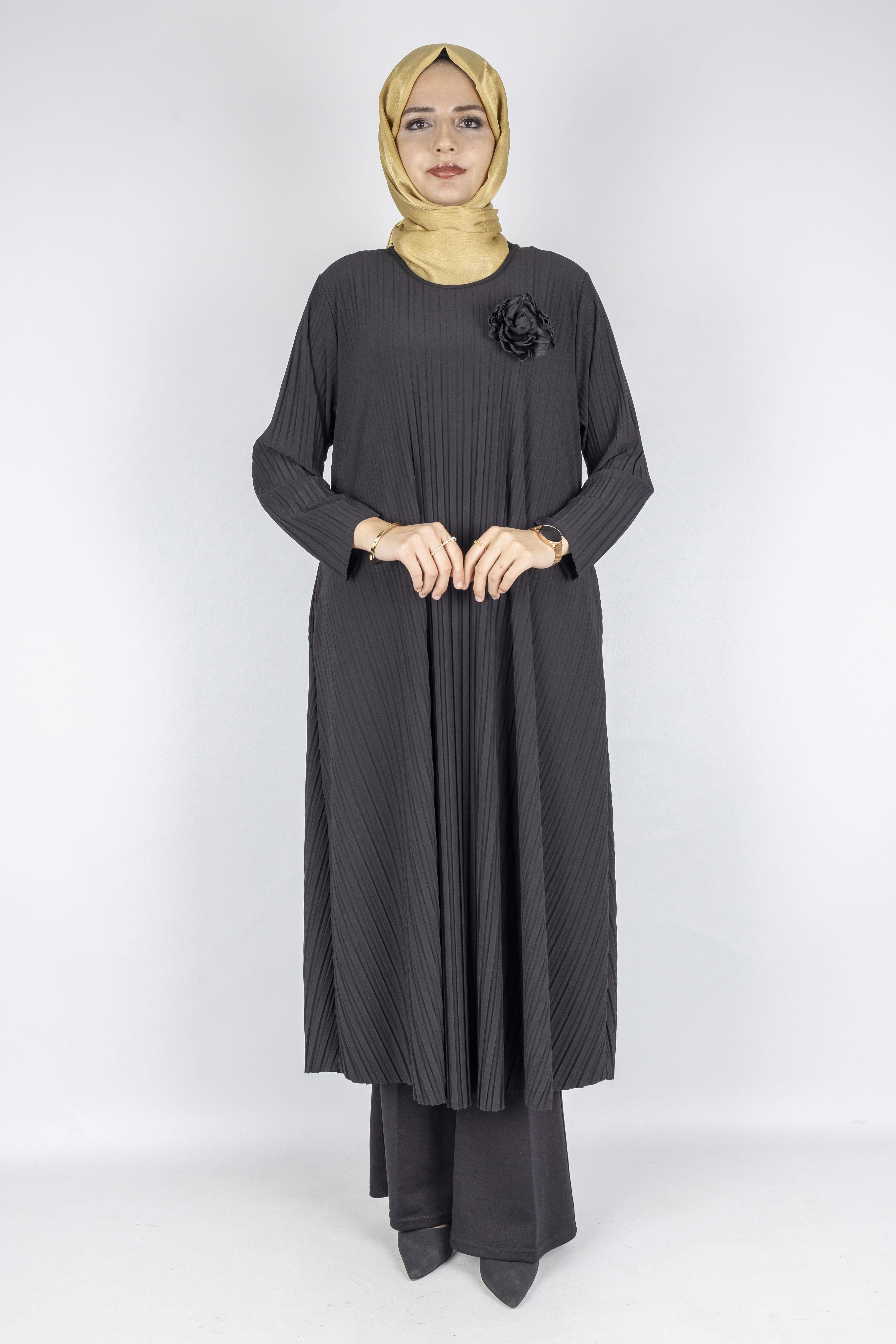 Piliseli Büyük Beden Çiçek Detaylı Elbise Siyah OTW2000