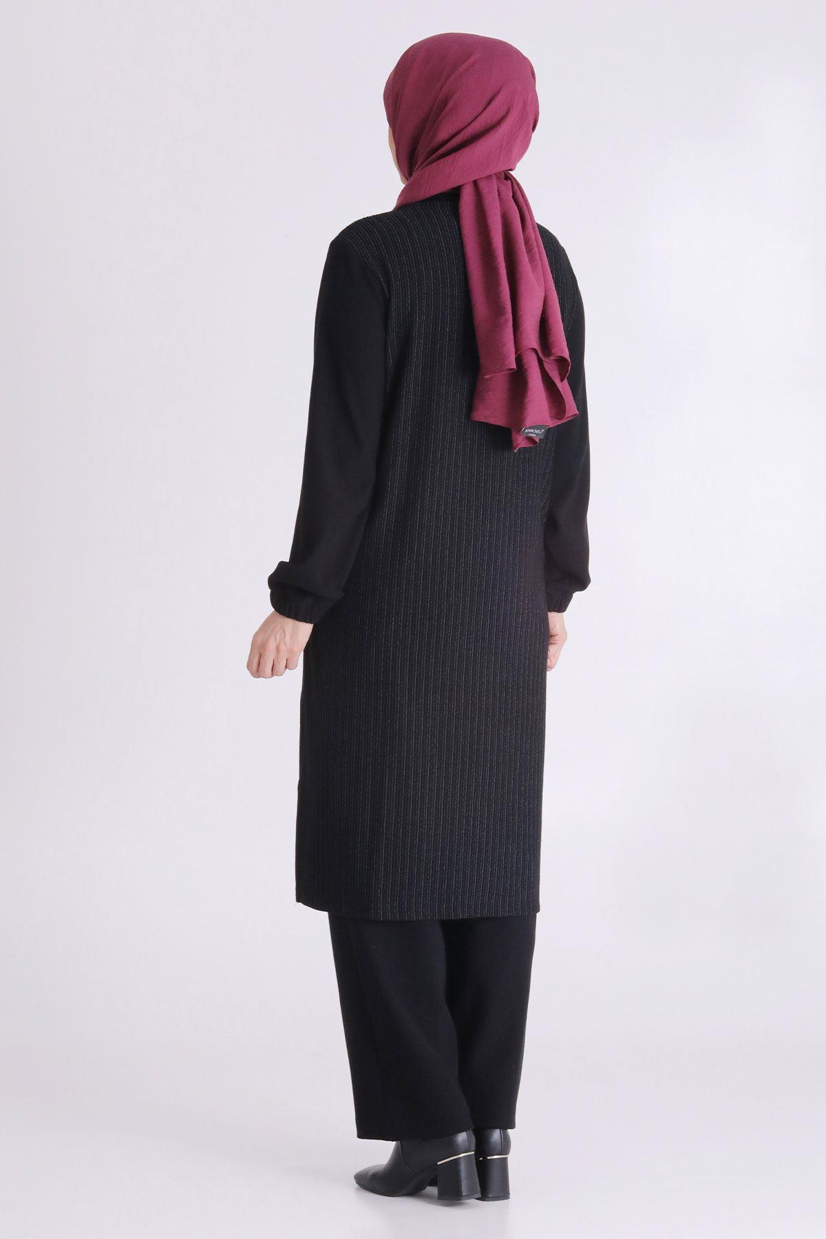 Pul Detaylı Asimetrik Tesettür Pantolonlu Takım Siyah OTW3551